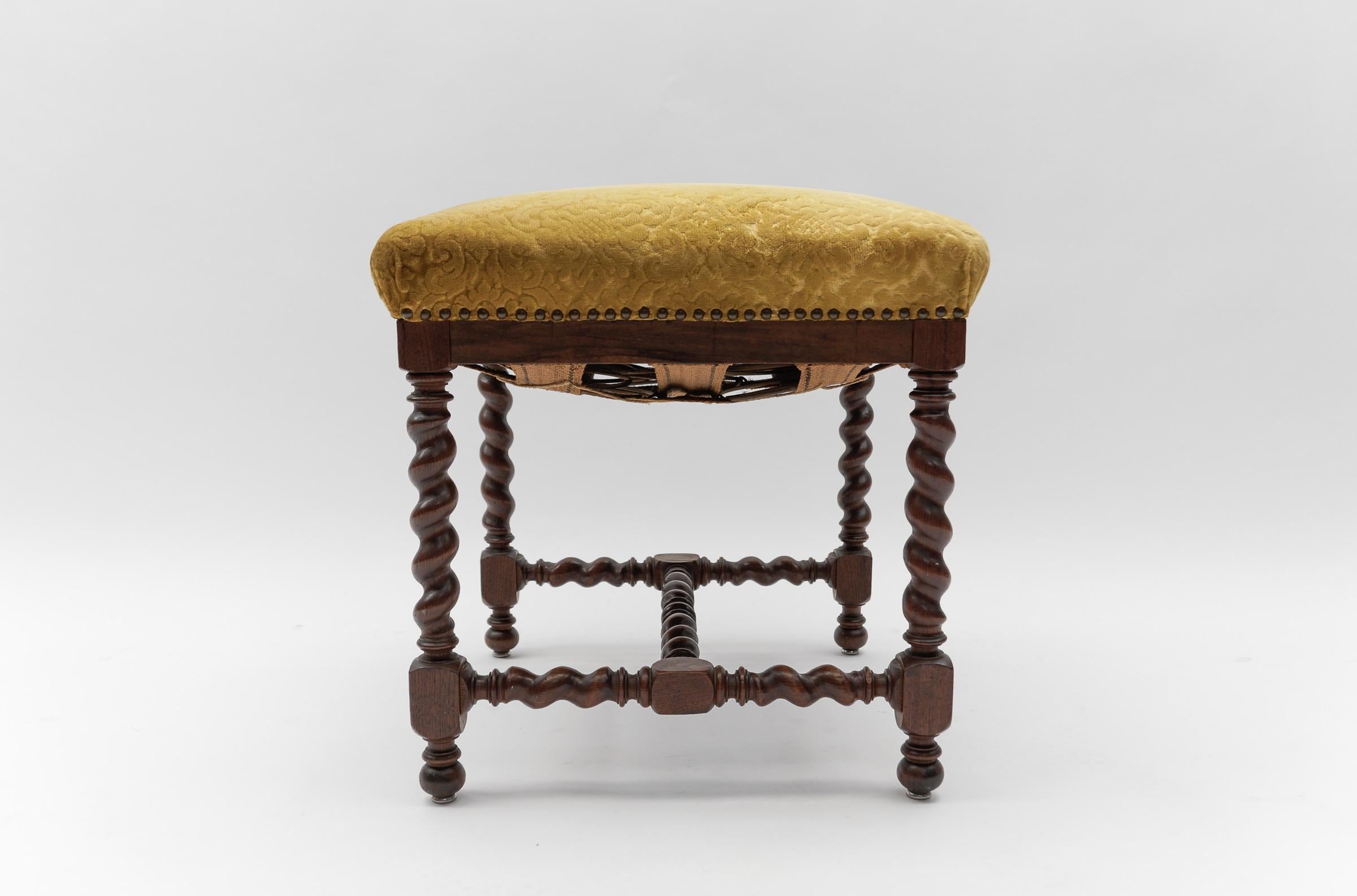 Two French Barley Wood Stools in Louis XIII Style, ca. 1870s For Sale 2
