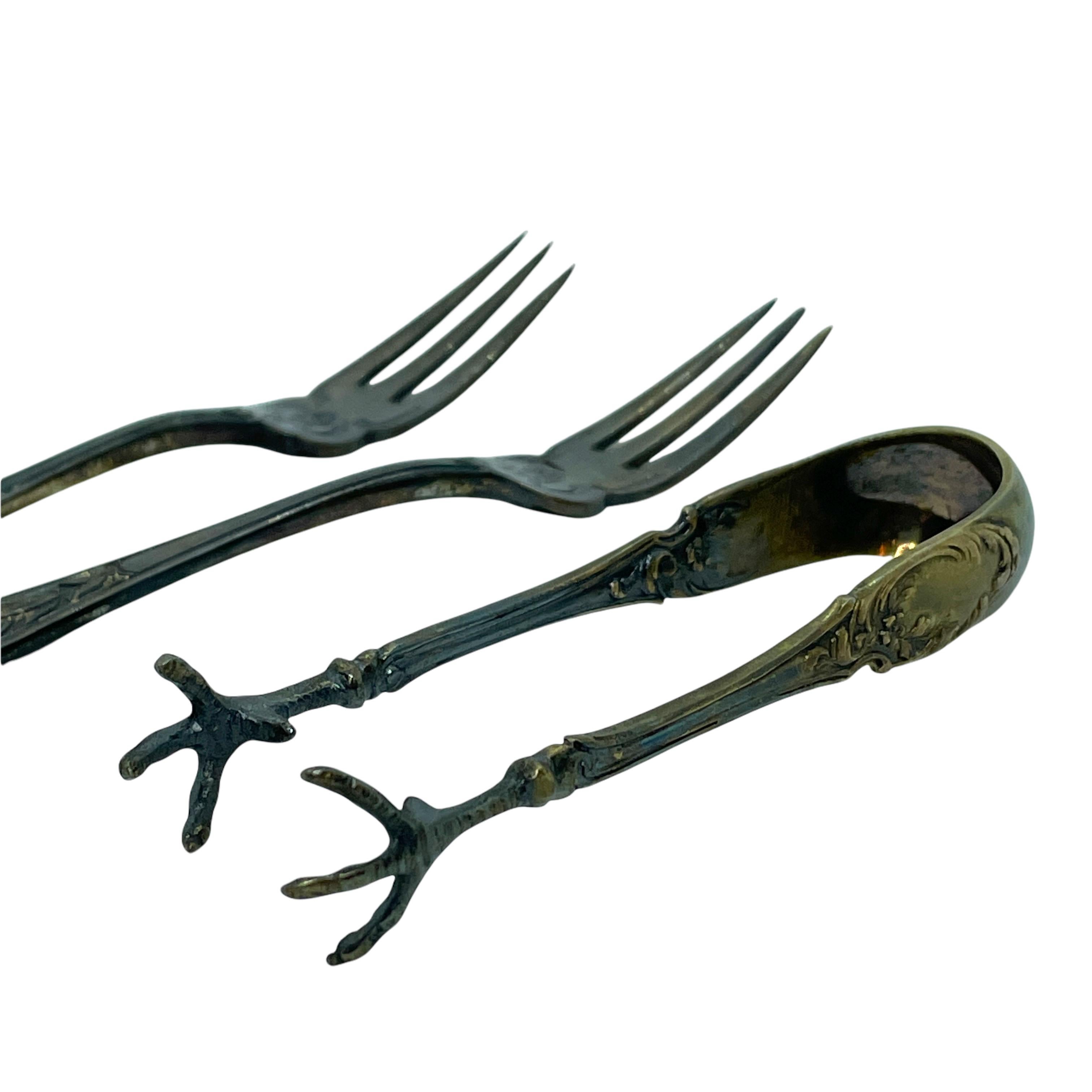 Art nouveau Deux fourchettes à fruits et pinces à sucre dans leur coffret, Allemagne ancienne, vers 1900 Argent 800 en vente