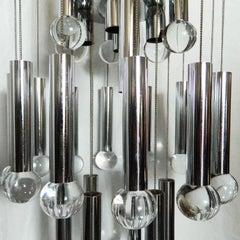 Juego de lámparas de araña Gaetano Sciolari de 8 y 6 luces, cromadas y con bolas de cristal Italia 1970