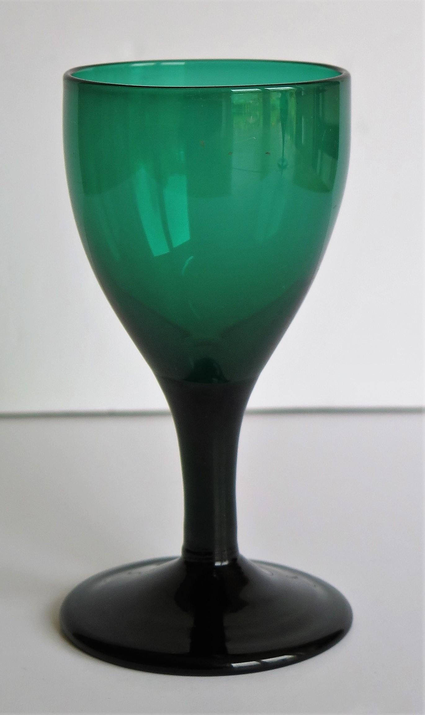 TWO Georgian Hand Blown Wine Glasses Bristol Green with Tulip Bowl, circa 1790 For Sale 5