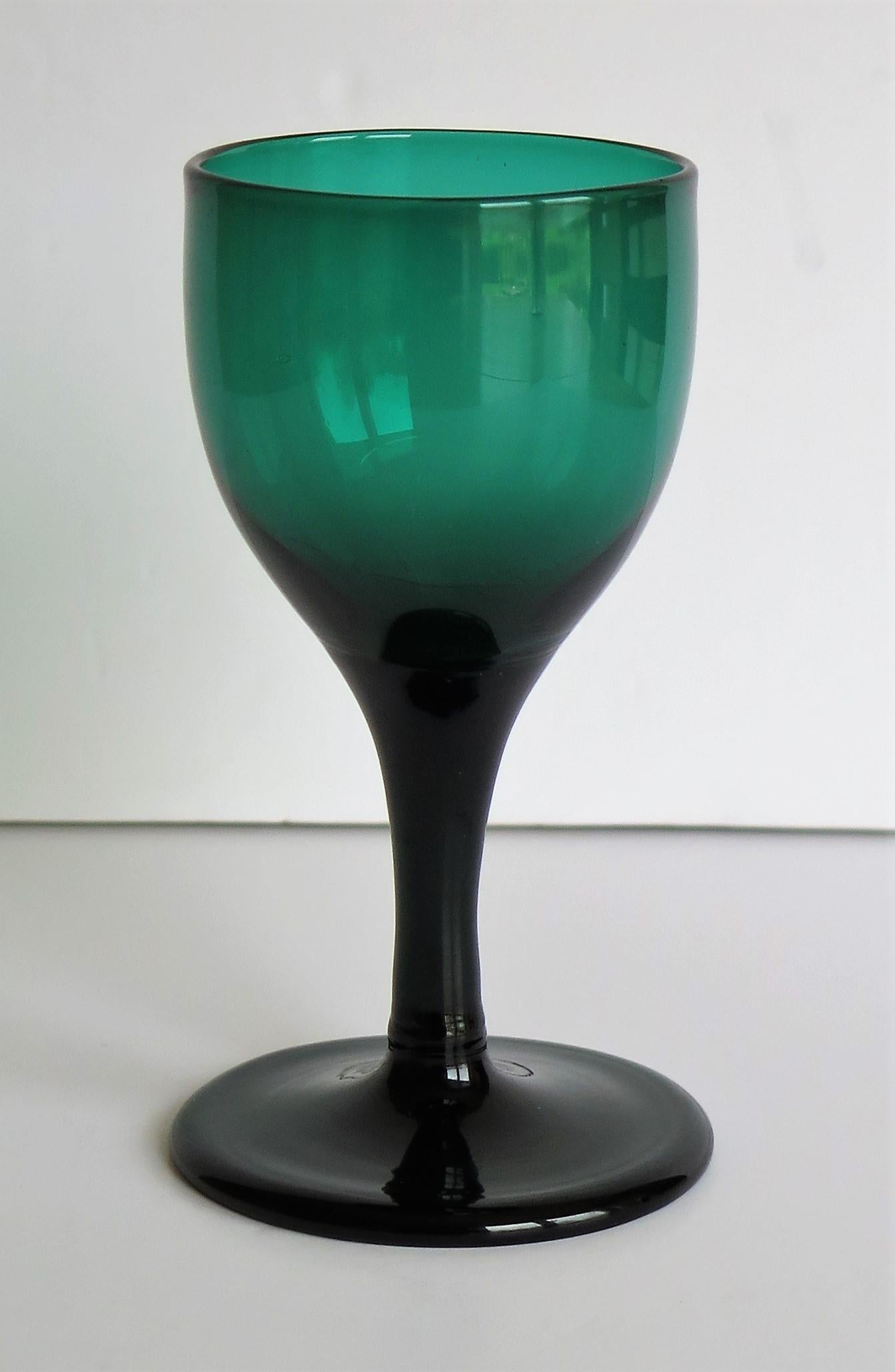 TWO Georgian Hand Blown Wine Glasses Bristol Green with Tulip Bowl, circa 1790 For Sale 6