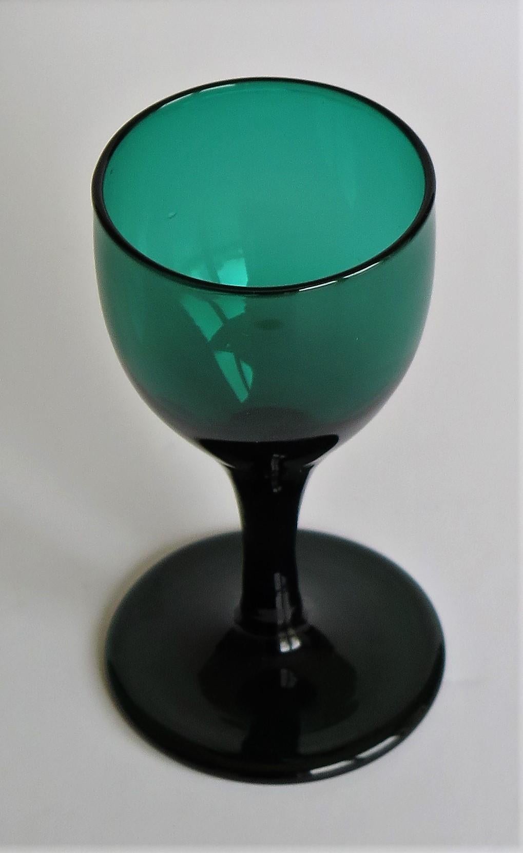TWO Georgian Hand Blown Wine Glasses Bristol Green with Tulip Bowl, circa 1790 For Sale 7