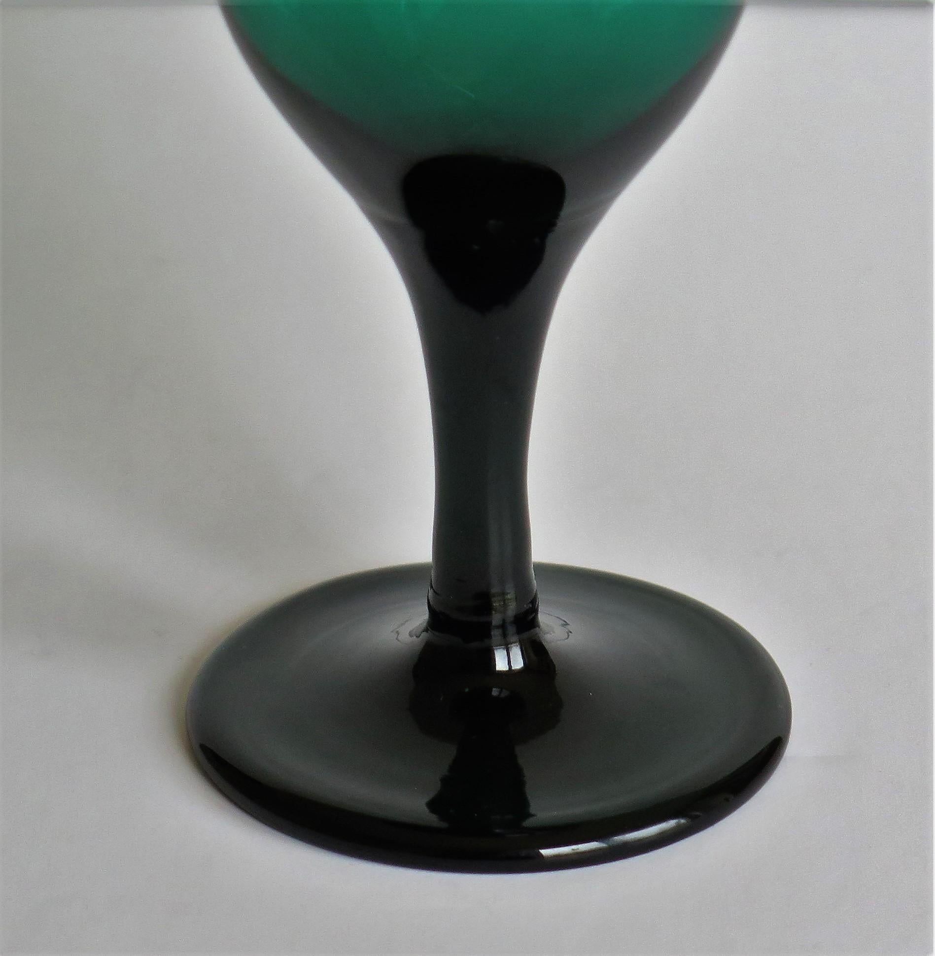 TWO Georgian Hand Blown Wine Glasses Bristol Green with Tulip Bowl, circa 1790 For Sale 8