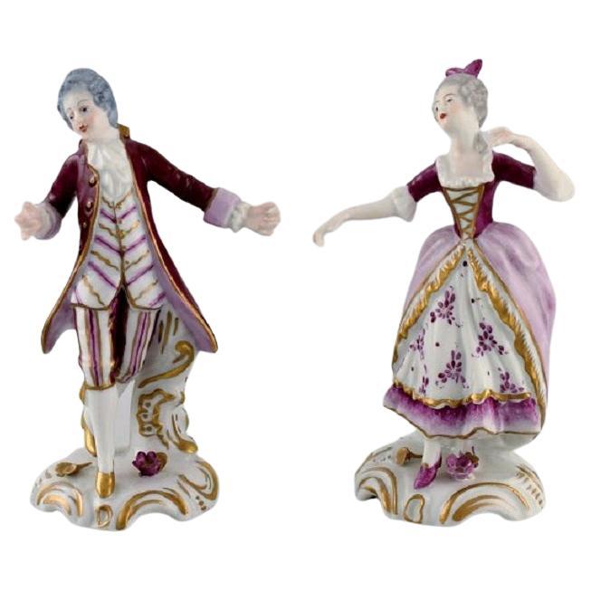 How can you tell vintage porcelain figurines?