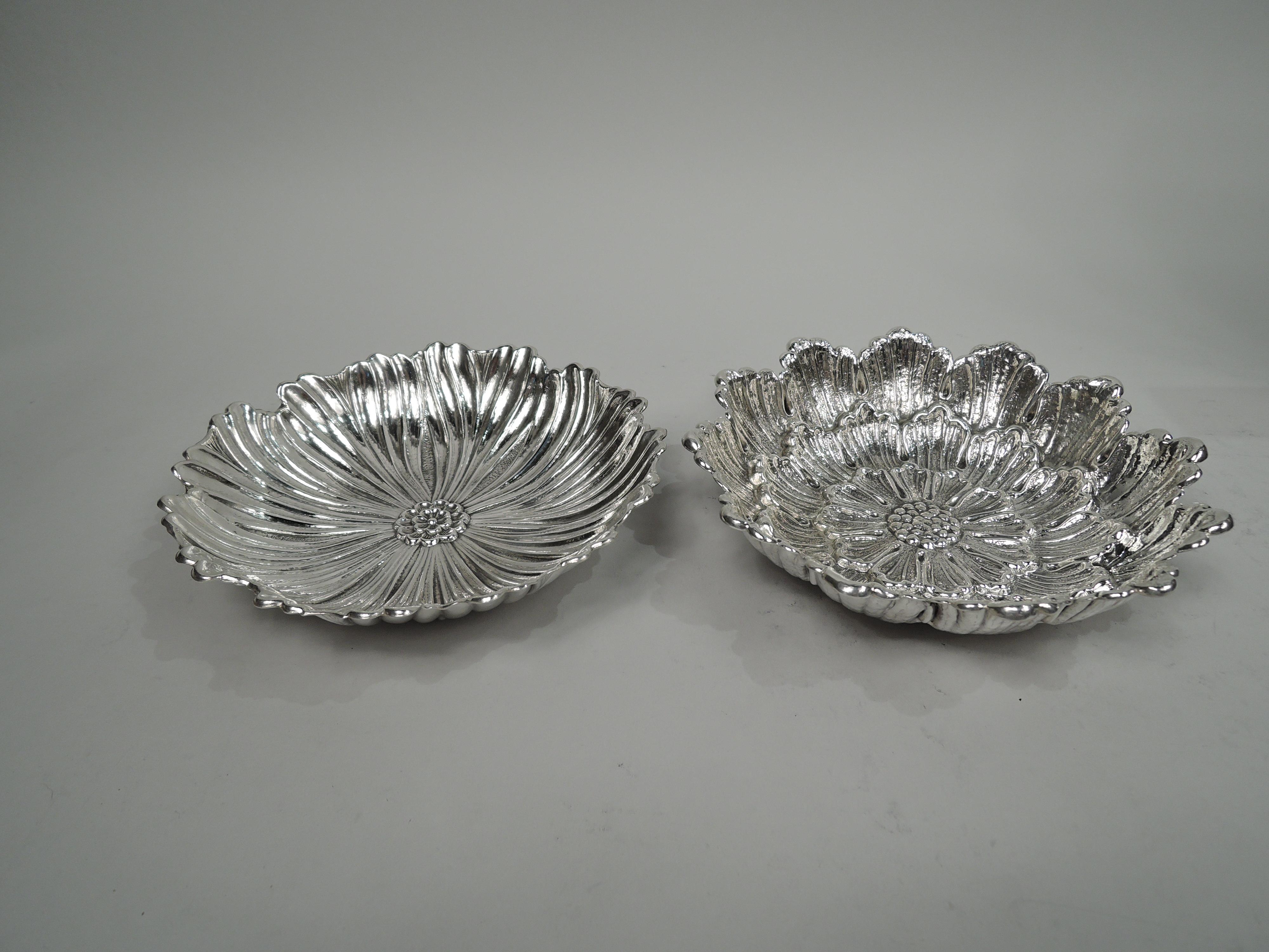Modern Two Gianmaria Buccellati Sterling Silver Flower Bowls in Case For Sale