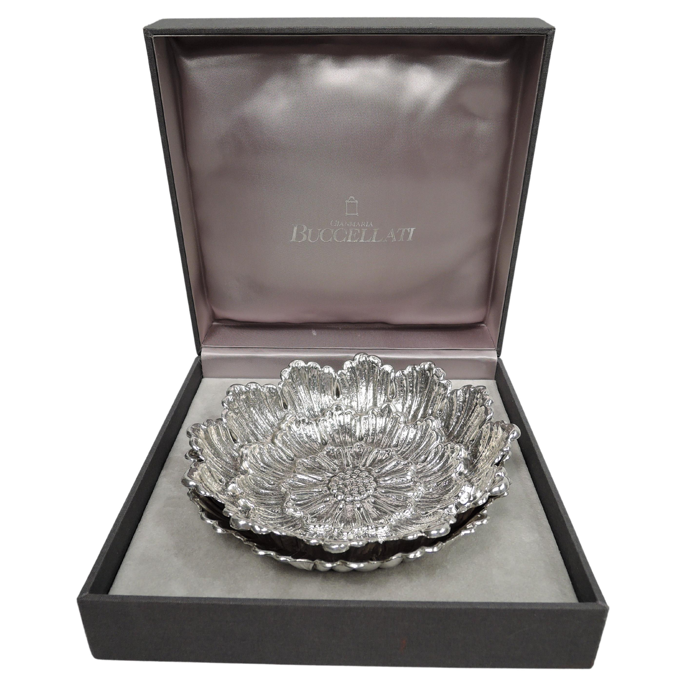 Two Gianmaria Buccellati Sterling Silver Flower Bowls in Case For Sale
