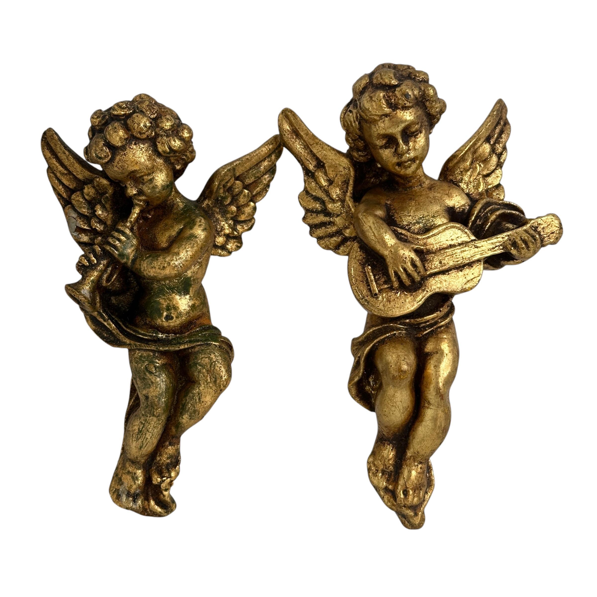 Hollywood Regency Due angeli cherubini musicanti dorati che suonano la chitarra e il flauto, Italia, anni '60 in vendita