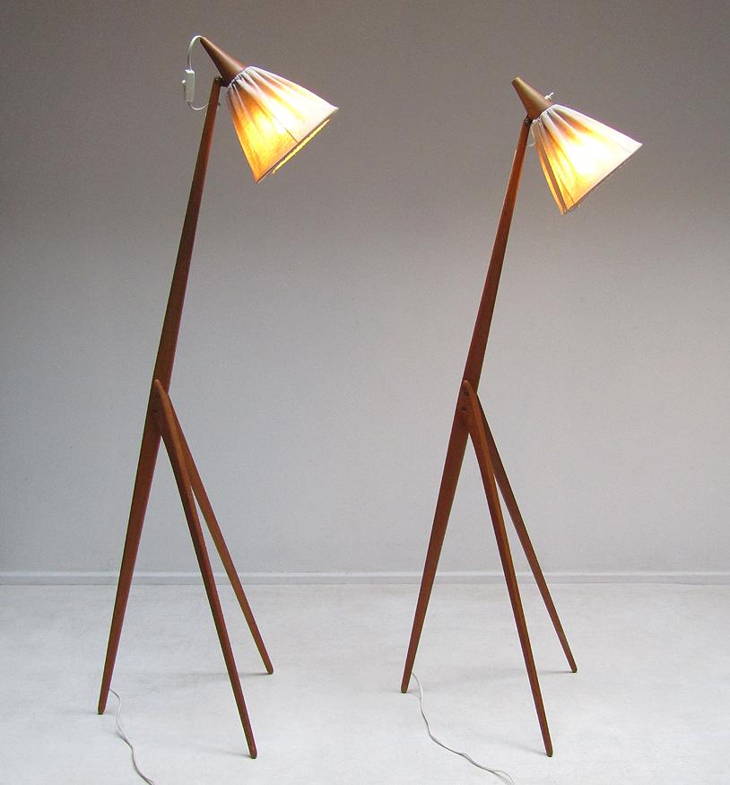 Two Giraffe Floor Lamps by Uno Kristiansson for Luxus In Good Condition In Shepperton, Surrey