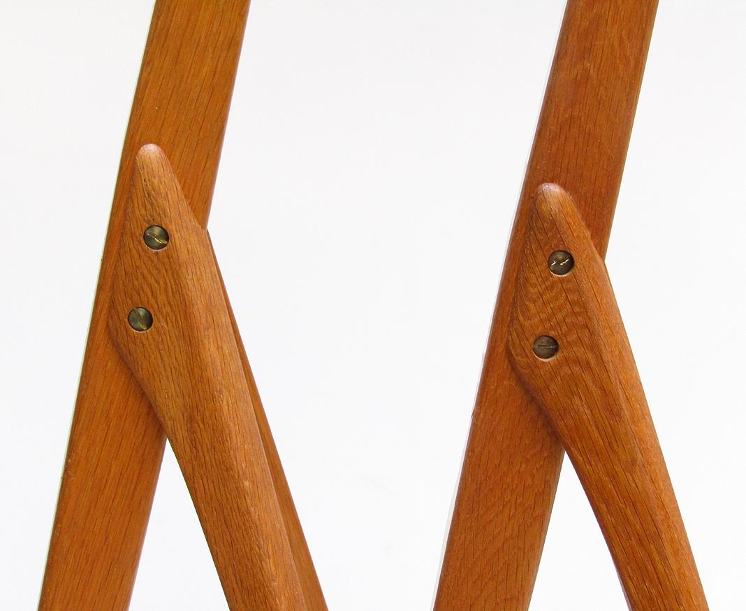 Mid-20th Century Two Giraffe Floor Lamps by Uno Kristiansson for Luxus