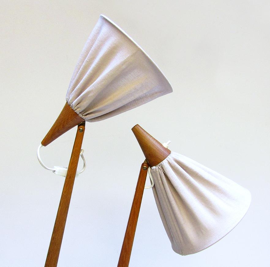 Two Giraffe Floor Lamps by Uno Kristiansson for Luxus 1