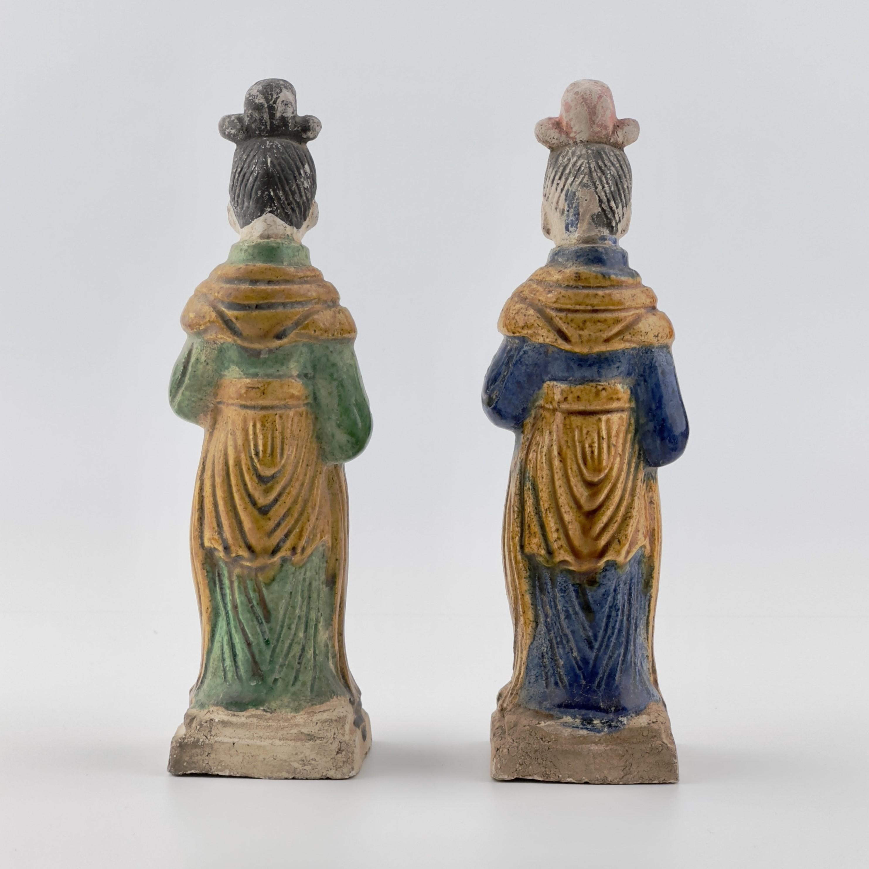Two Glazed Court Attendants, Ming Period (1368-1644) In Good Condition For Sale In seoul, KR