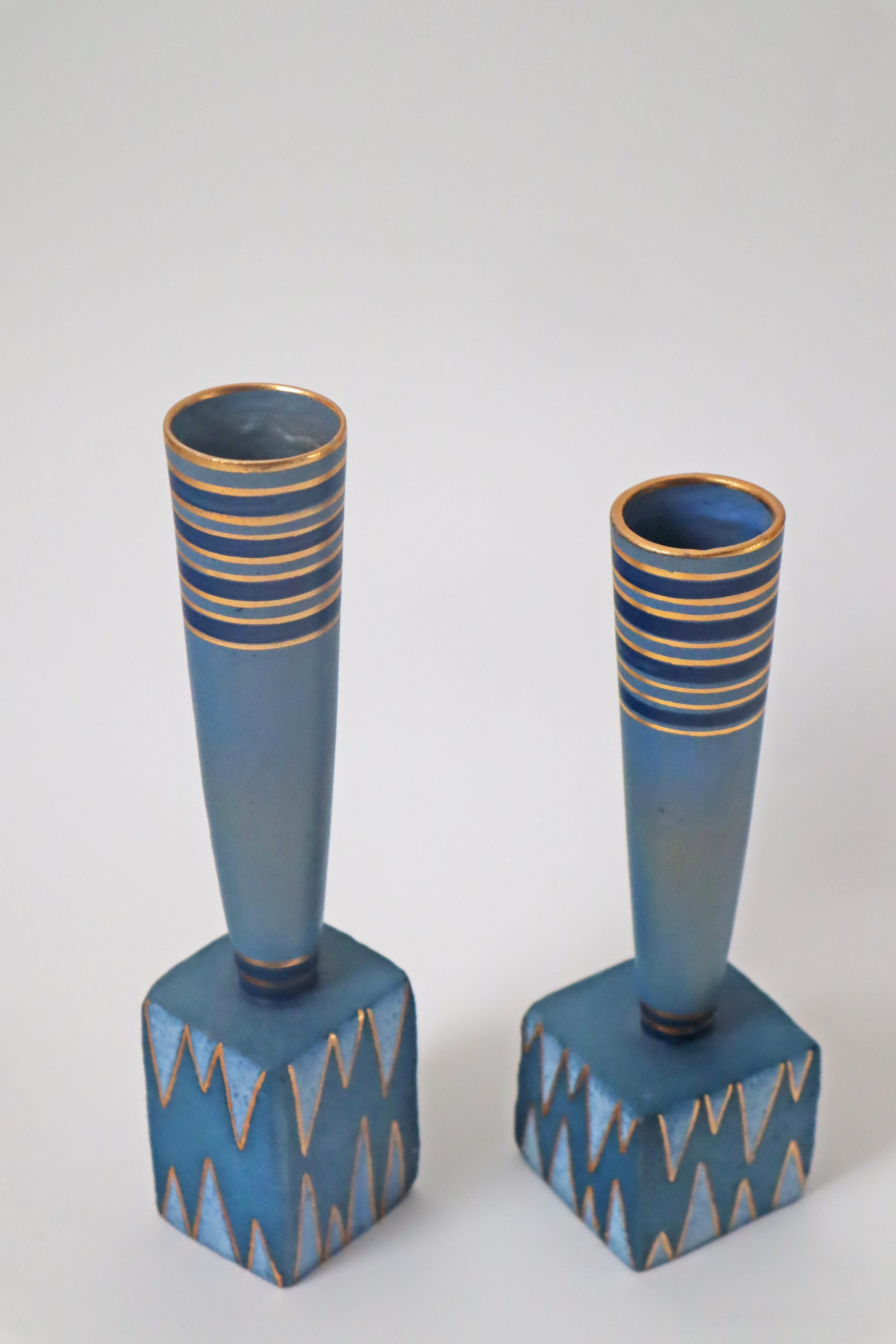 Due vasi postmoderni blu oro di Allan Hytholm, Danimarca, anni '80 in vendita 3