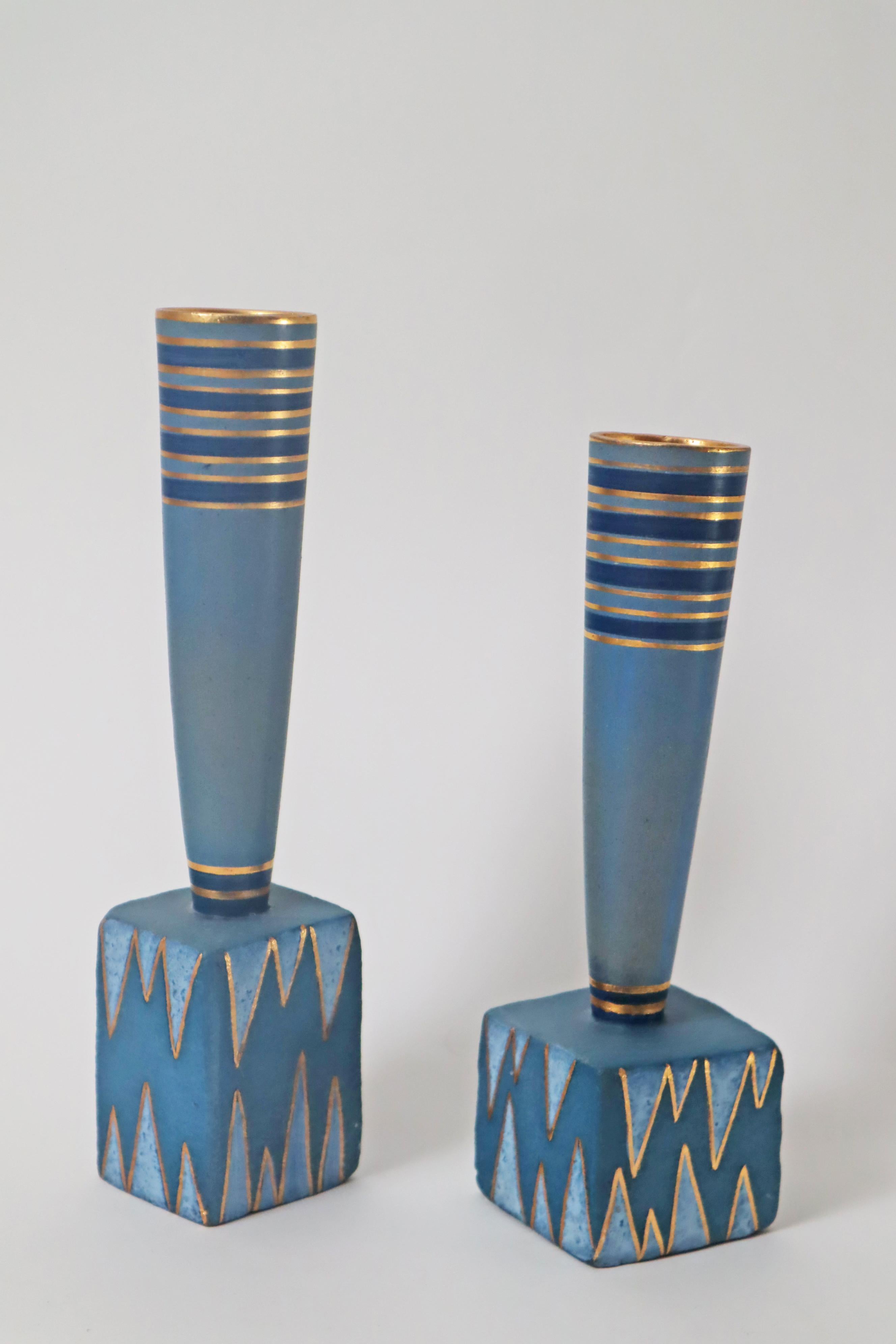 Dipinto a mano Due vasi postmoderni blu oro di Allan Hytholm, Danimarca, anni '80 in vendita