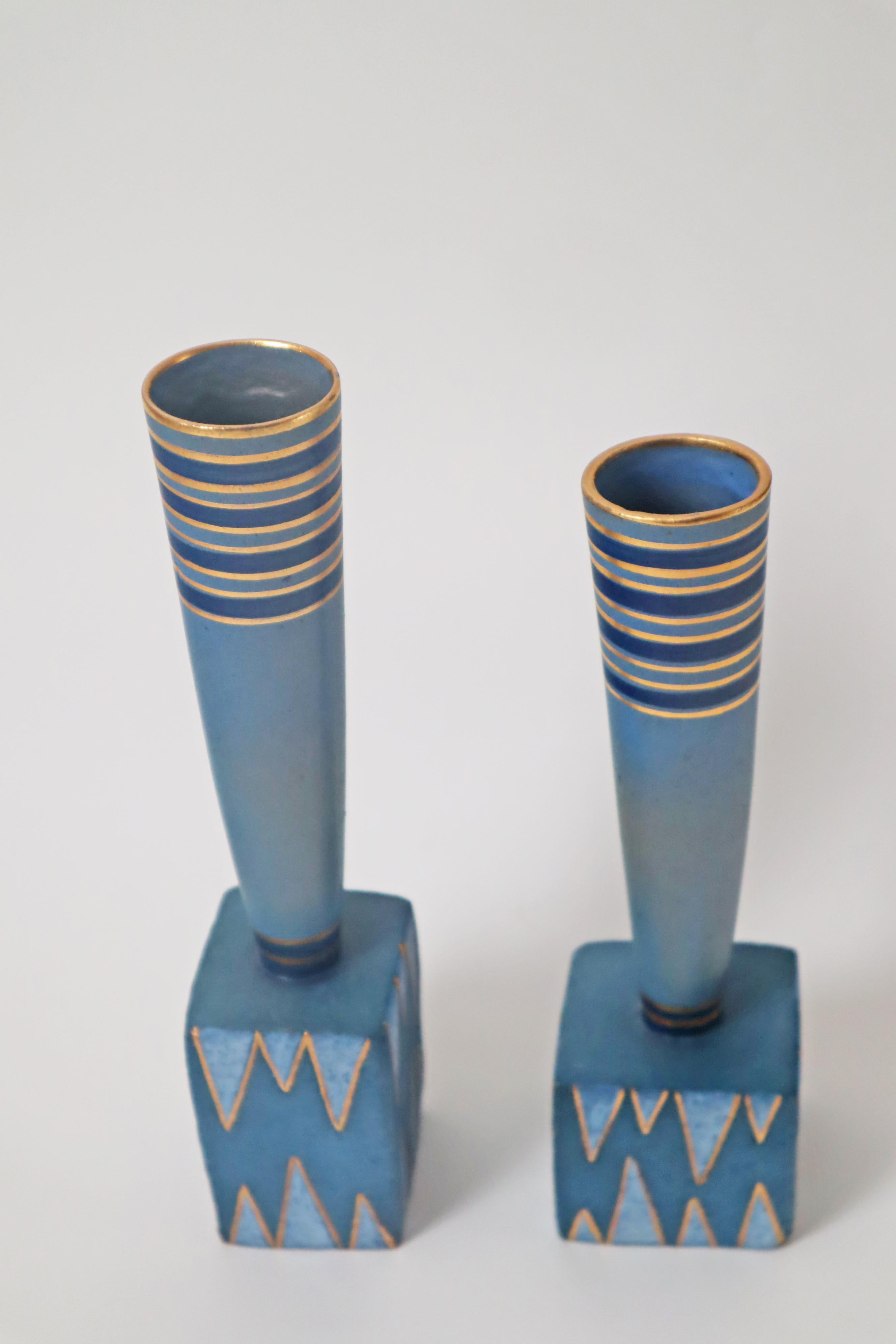 Fine XX secolo Due vasi postmoderni blu oro di Allan Hytholm, Danimarca, anni '80 in vendita