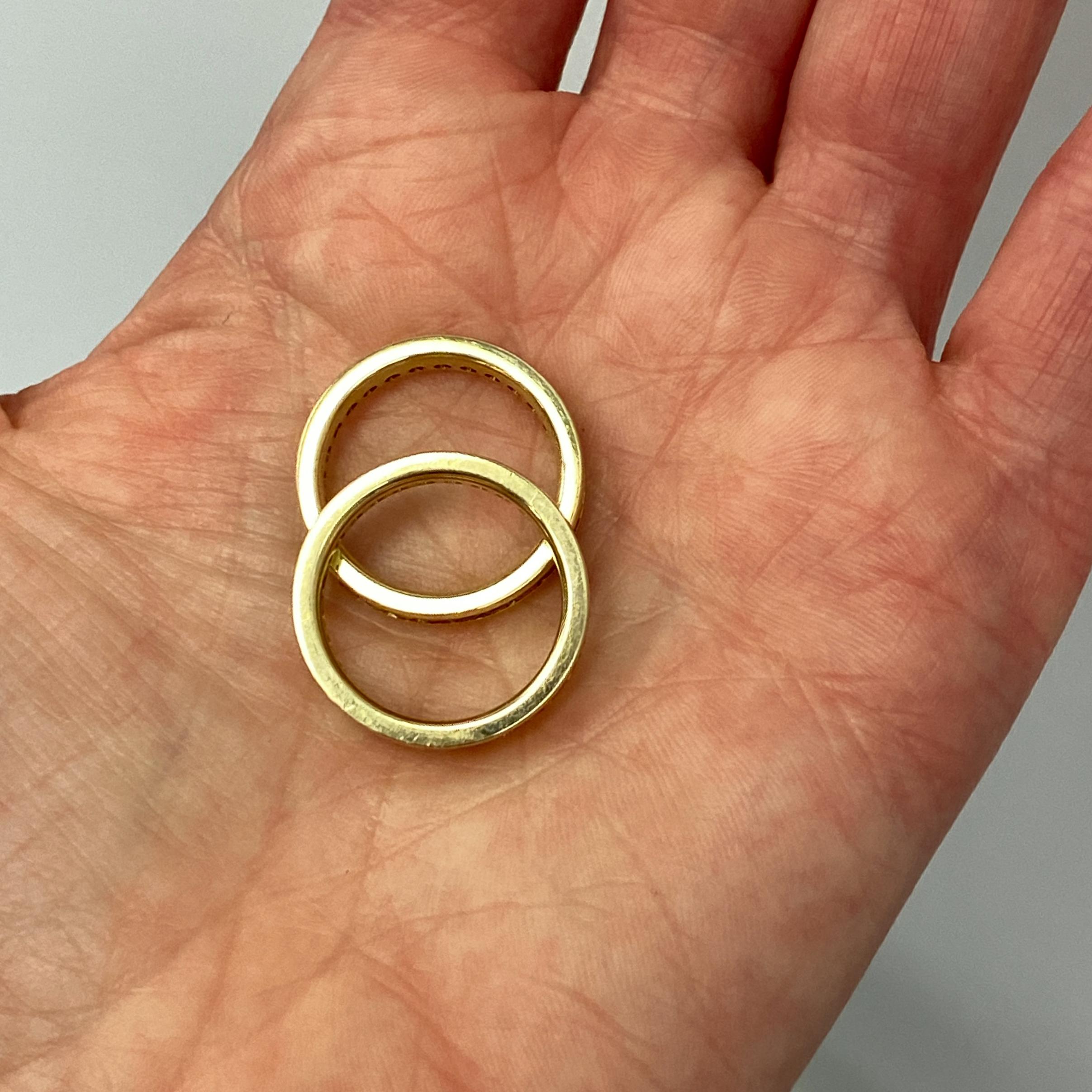 Due fasce Eternity Stacker in oro con zaffiri arancioni taglio quadrato incastonati a canale in vendita 3