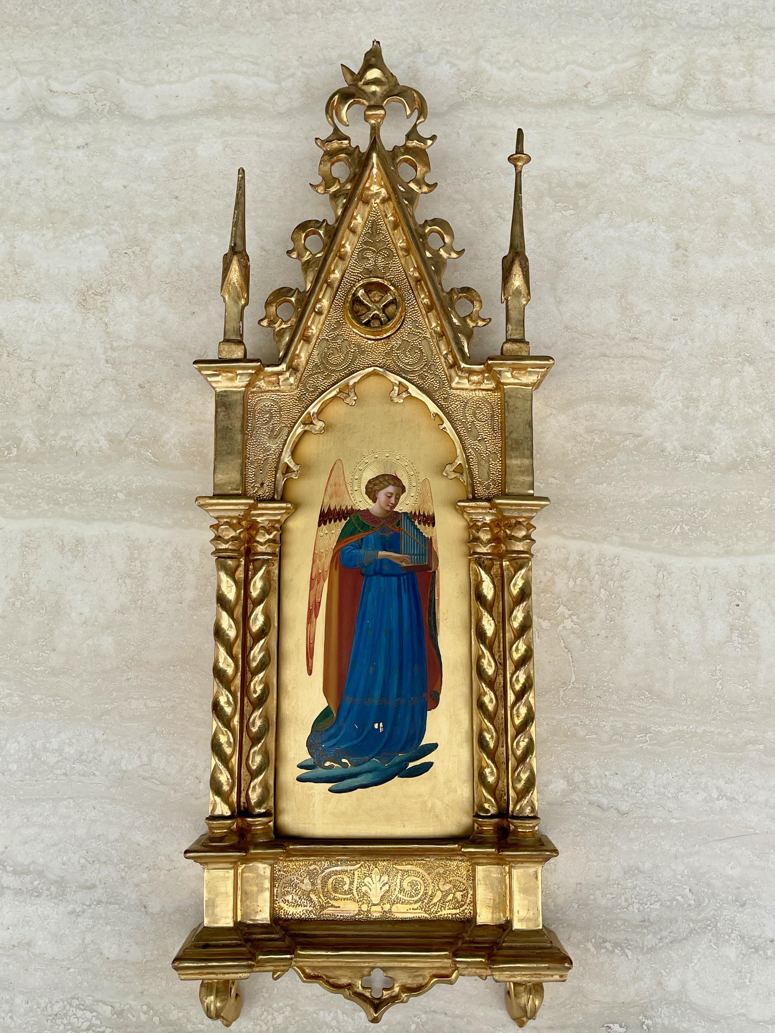 20th Century Two Gothic Angels in Giltwood Tabernacle Frames After Fra Angelico For Sale