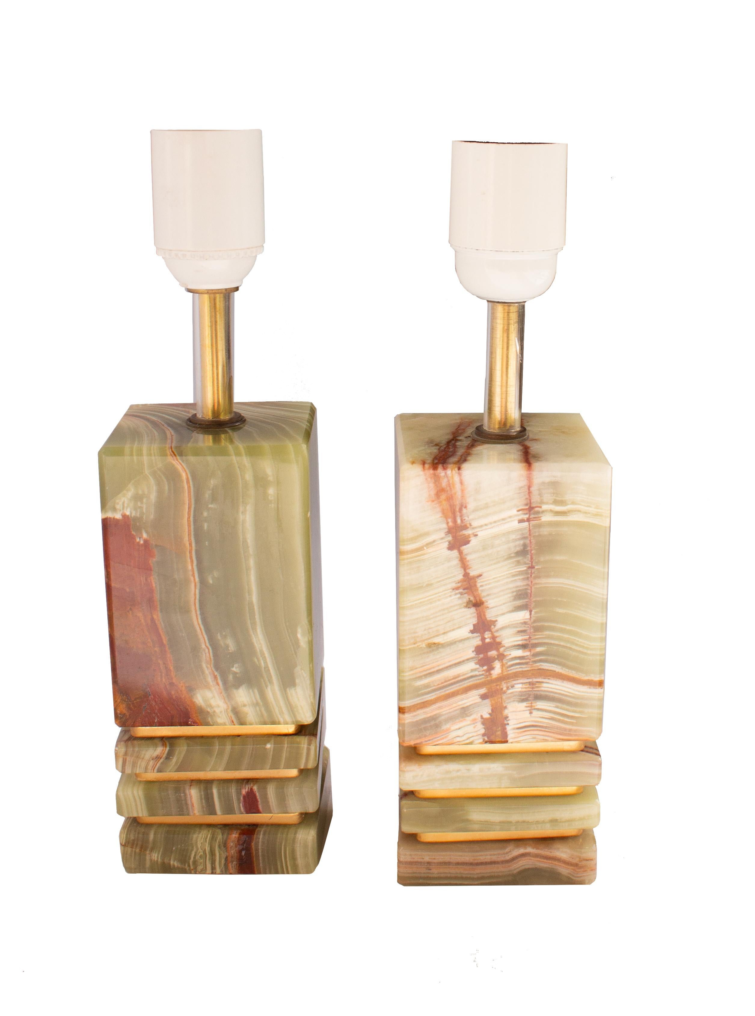 Mid-Century Modern Deux lampes de table en onyx vert, brun et beige par Maison Pierre, Italie des années 1960 en vente