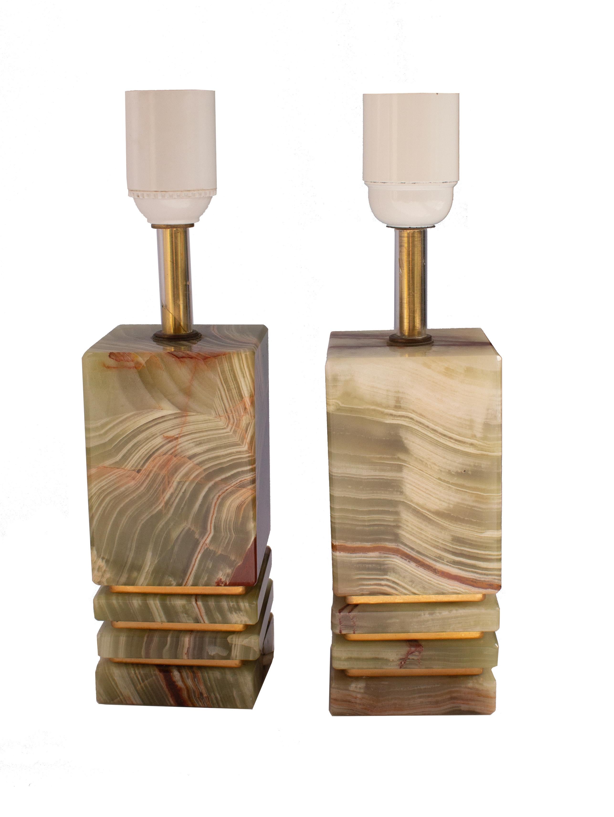italien Deux lampes de table en onyx vert, brun et beige par Maison Pierre, Italie des années 1960 en vente