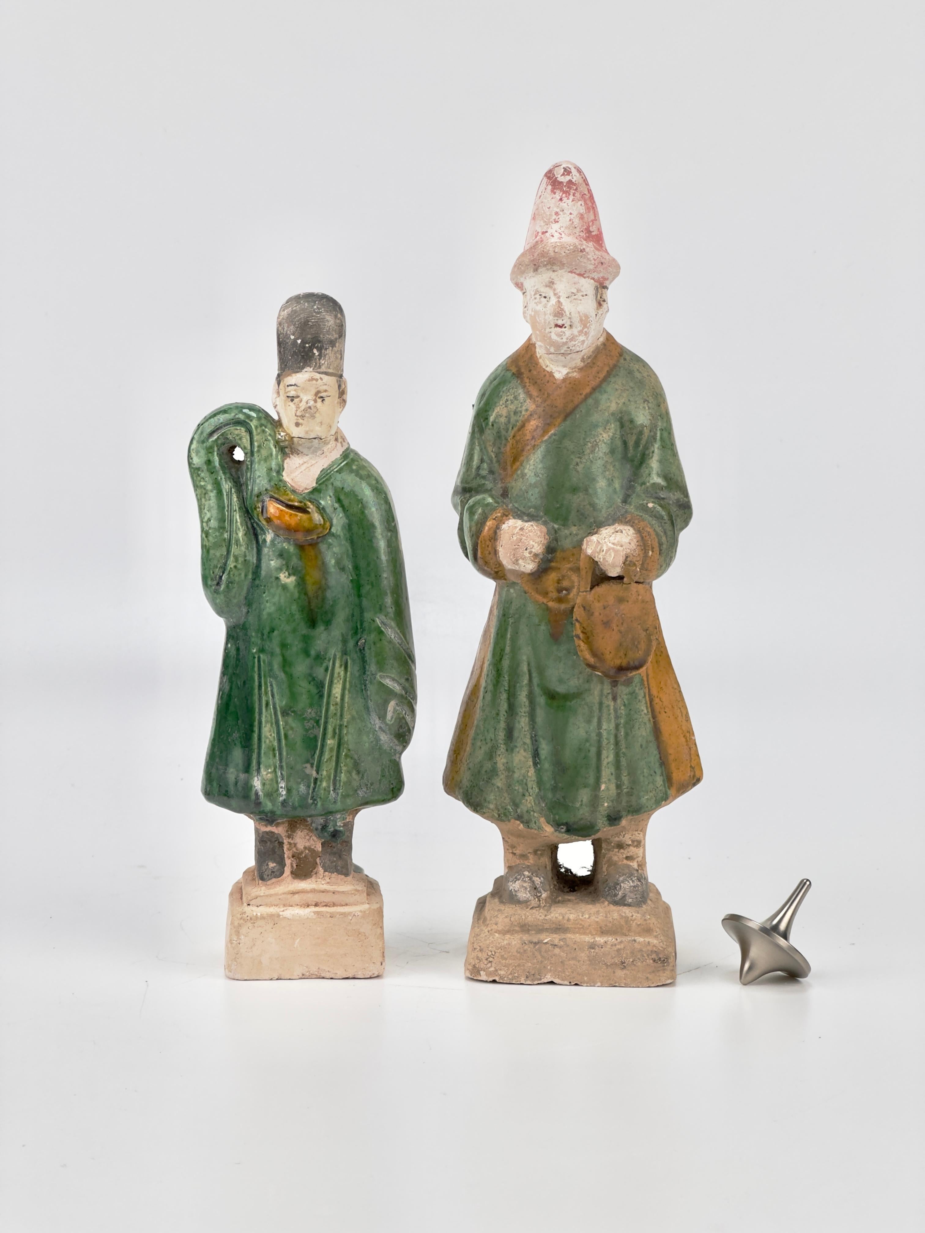 Two green glazed figures, Ming dynasty (1368-1644) For Sale 4