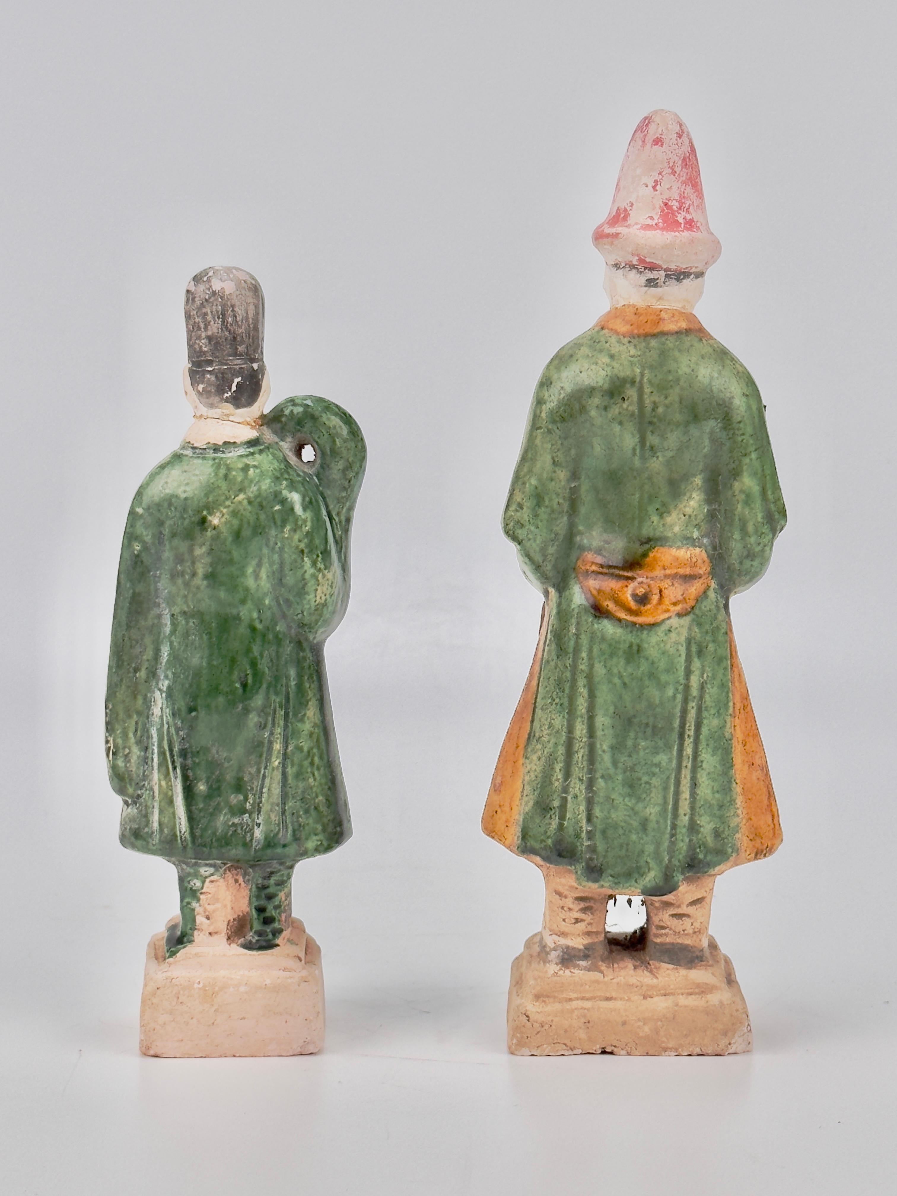 Chinese Two green glazed figures, Ming dynasty (1368-1644) For Sale