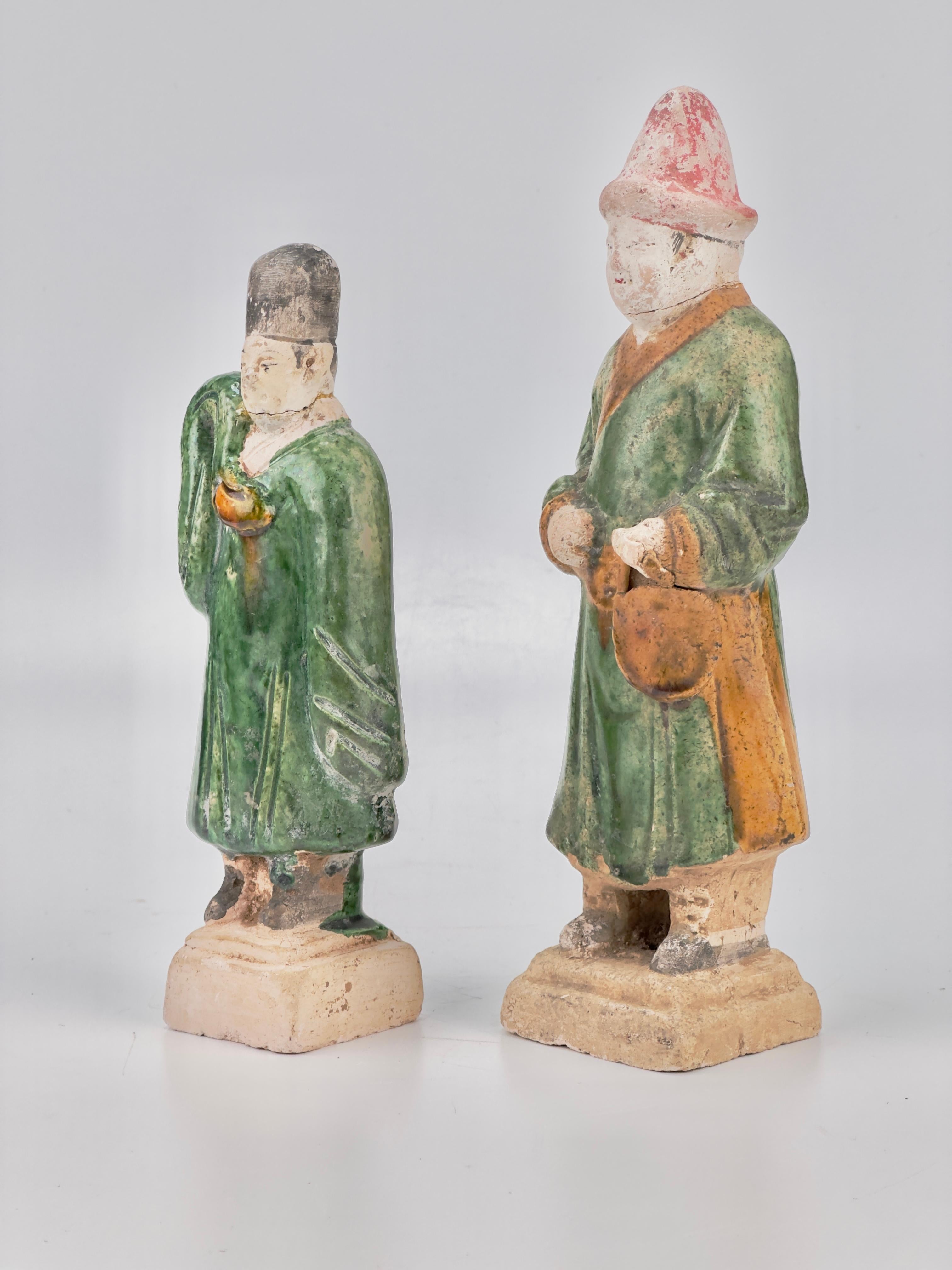 Two green glazed figures, Ming dynasty (1368-1644) In Good Condition For Sale In seoul, KR