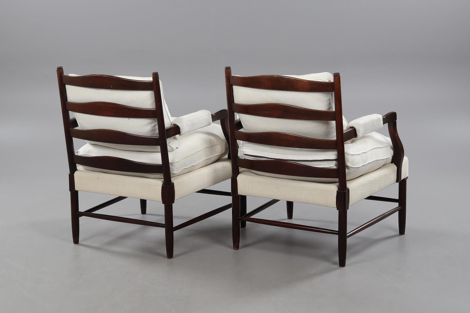 Pair of armchairs Gripsholm, Arne Norell. Linen offwhite upholstery.  For Sale 2