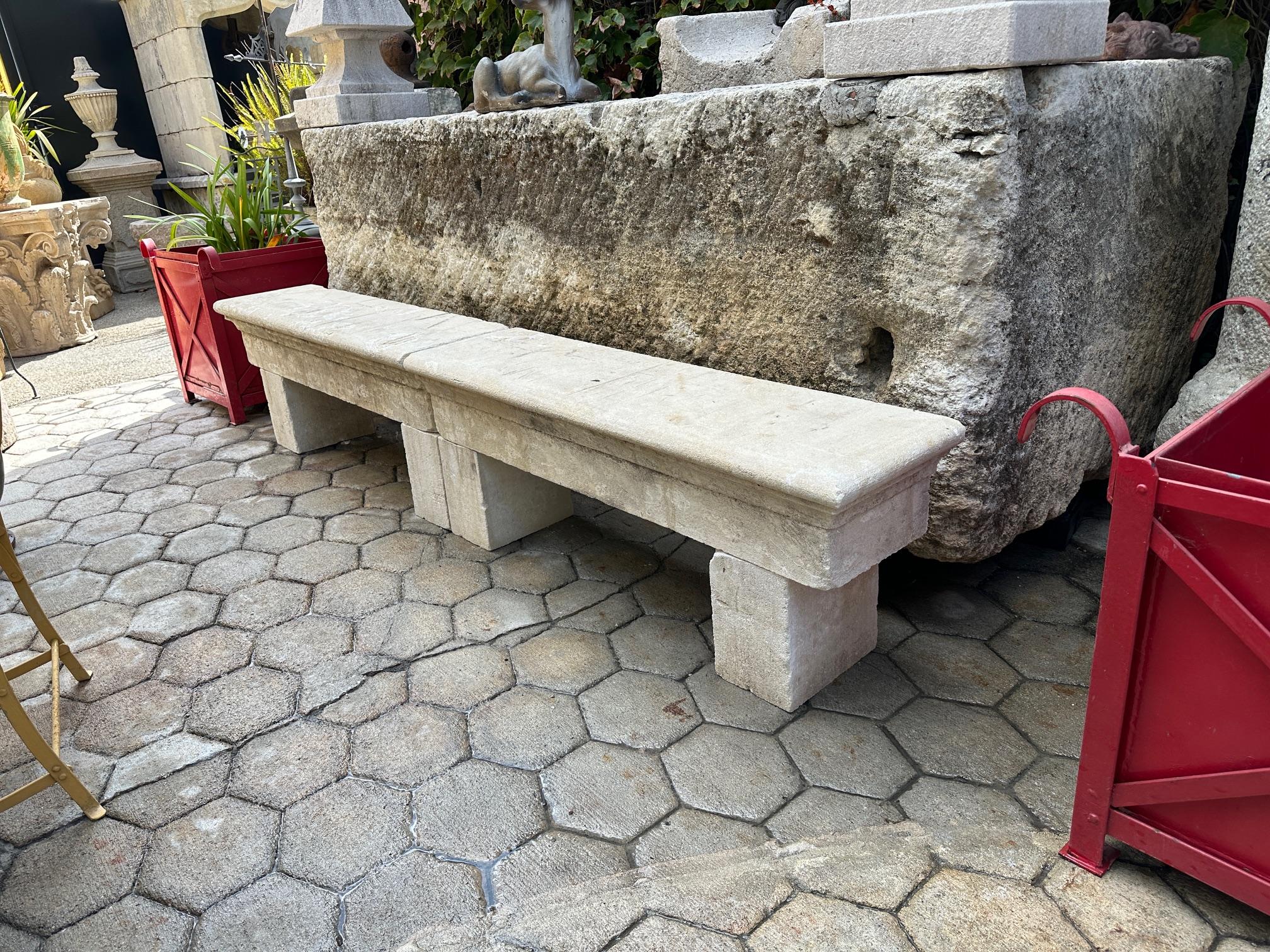 DOS Asiento de banco de jardín rústico de piedra tallada a mano Antiguo Paisaje de interior al aire libre Tallado en venta