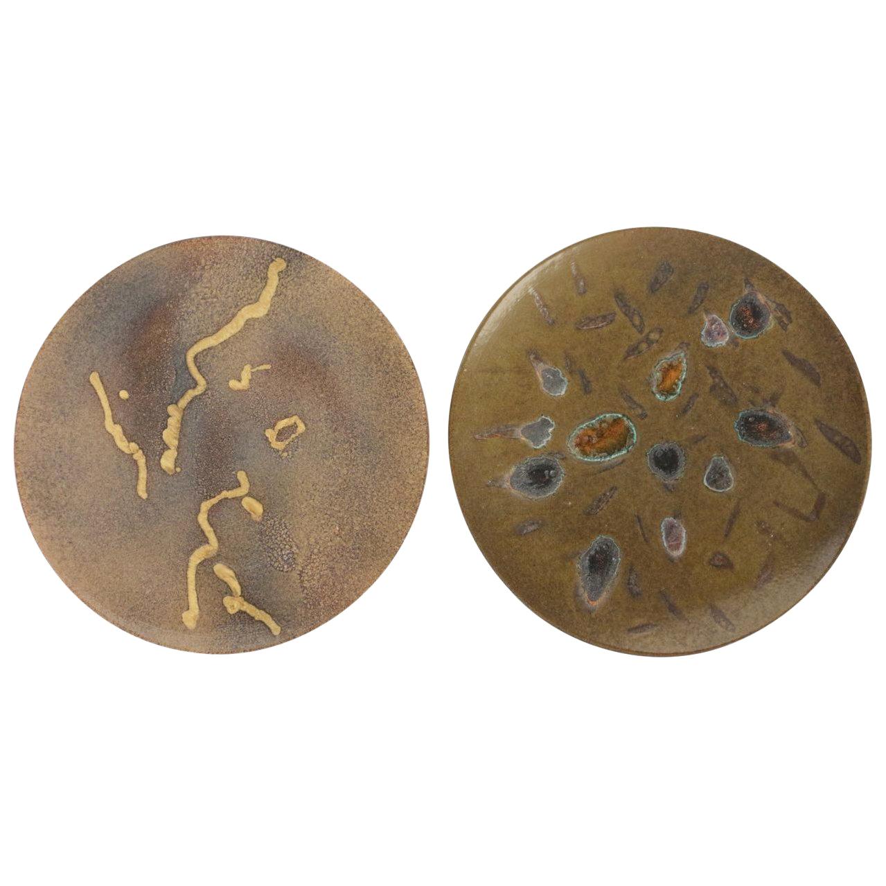 Deux assiettes en céramique abstraites peintes à la main par Alan Beitner signées, design vintage
