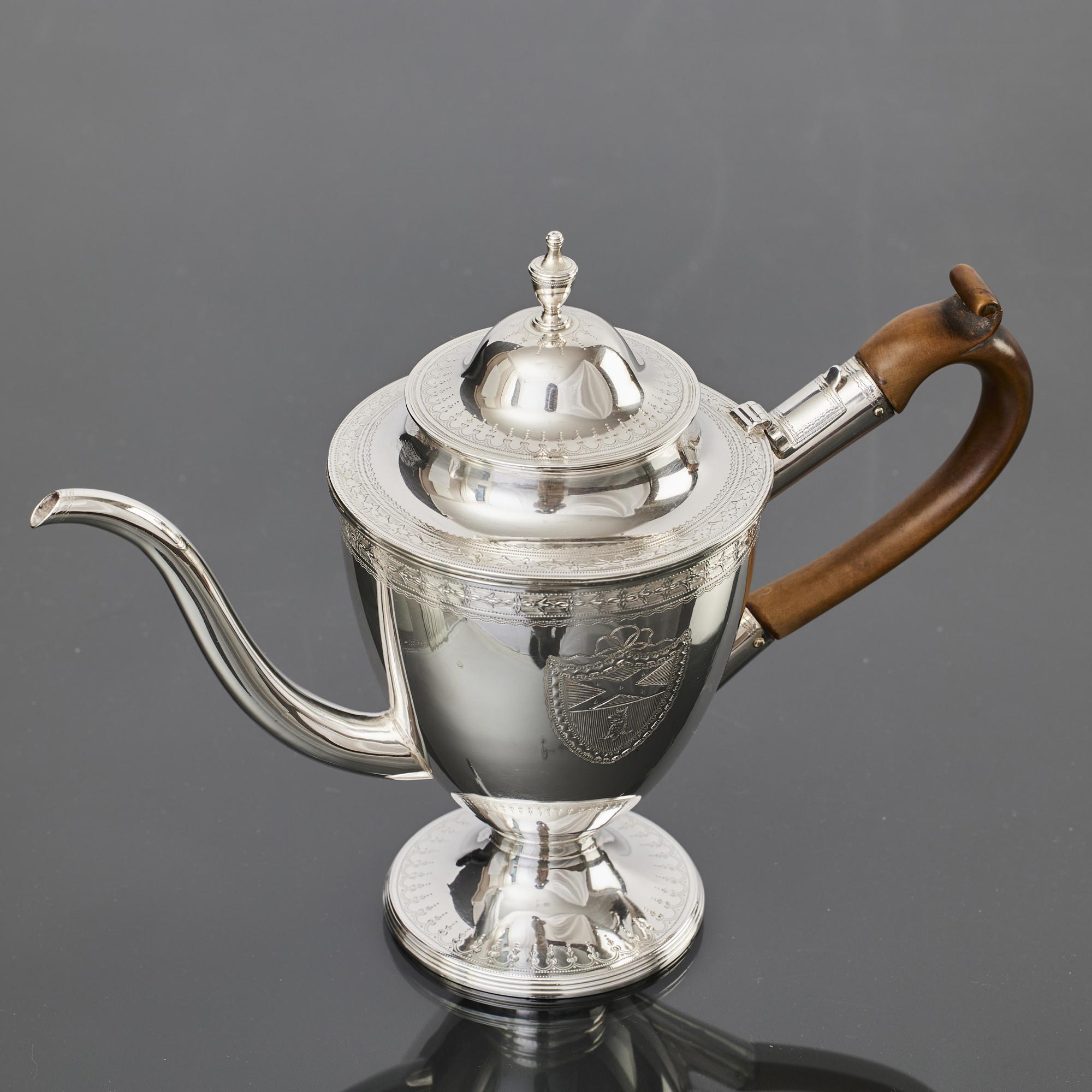 Sterling Silver George III silver argyle gravy jug For Sale