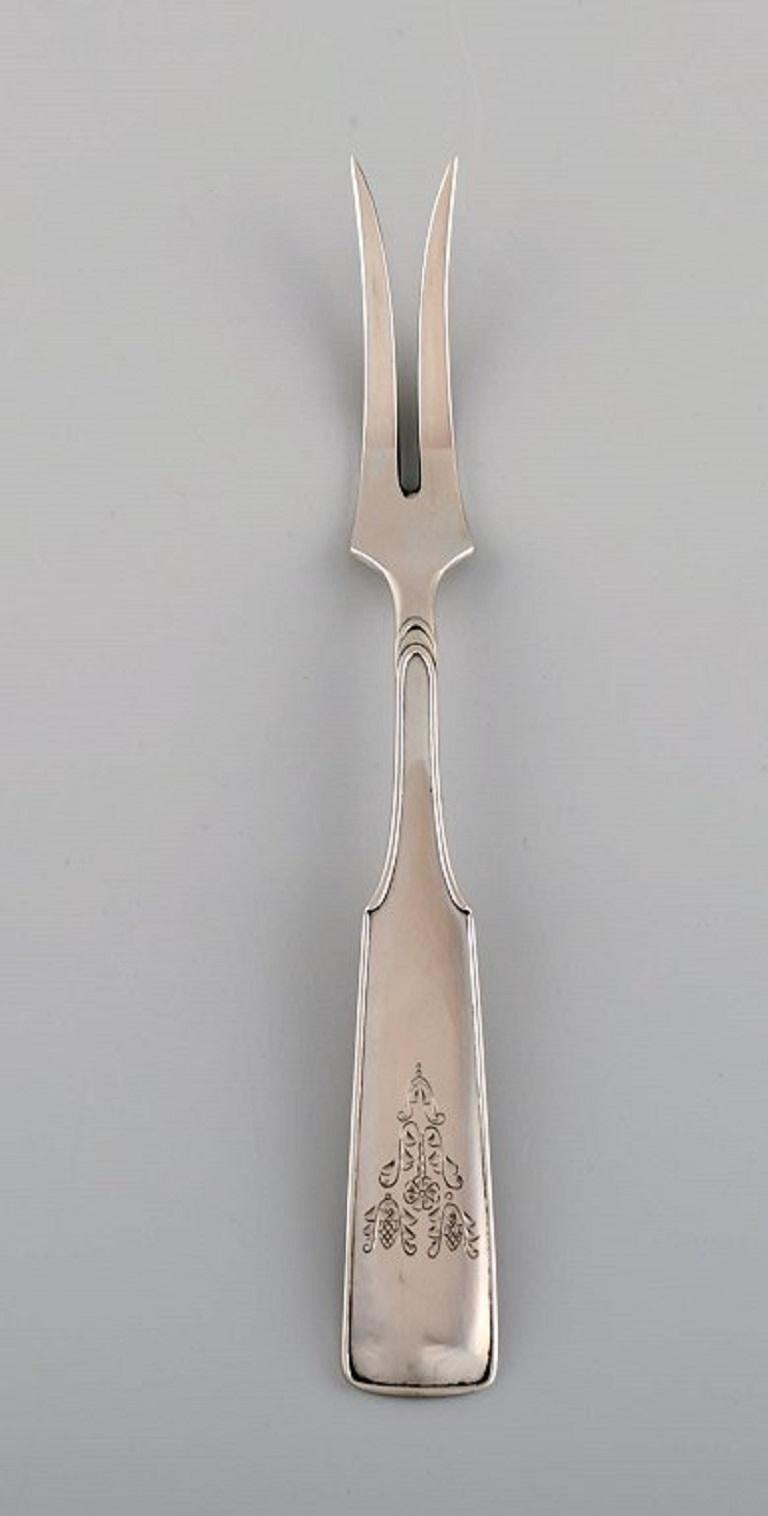 Two Hans Hansen silverware no. 2 cold meat forks in silver 830. 
1930's.
Length: 15,7 cm.
In excellent condition.
Stamped.