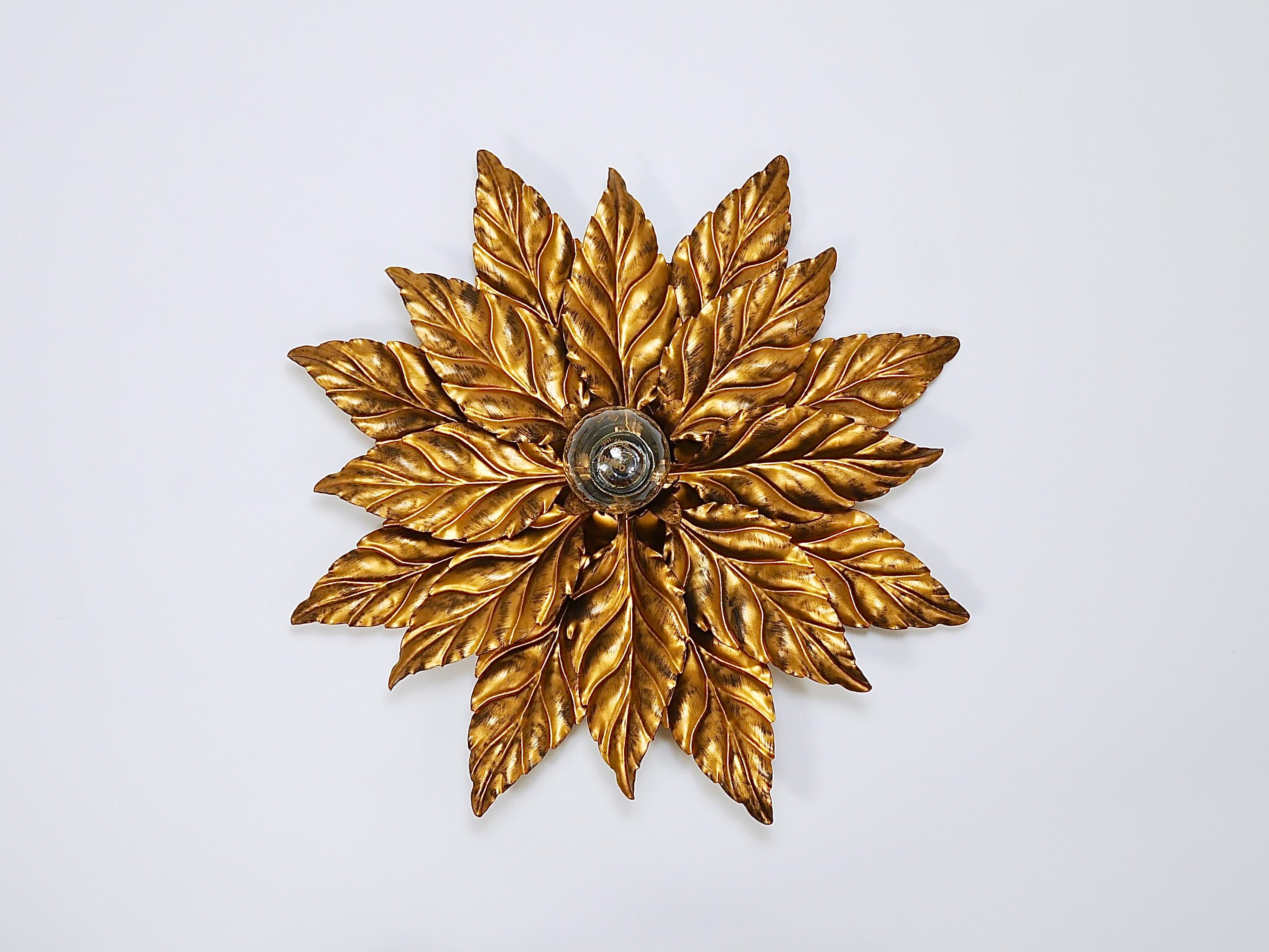 4x Hans Kögl Hollywood Regency Florentine Gilt metallo parete soffitto luce sconce in vendita 5