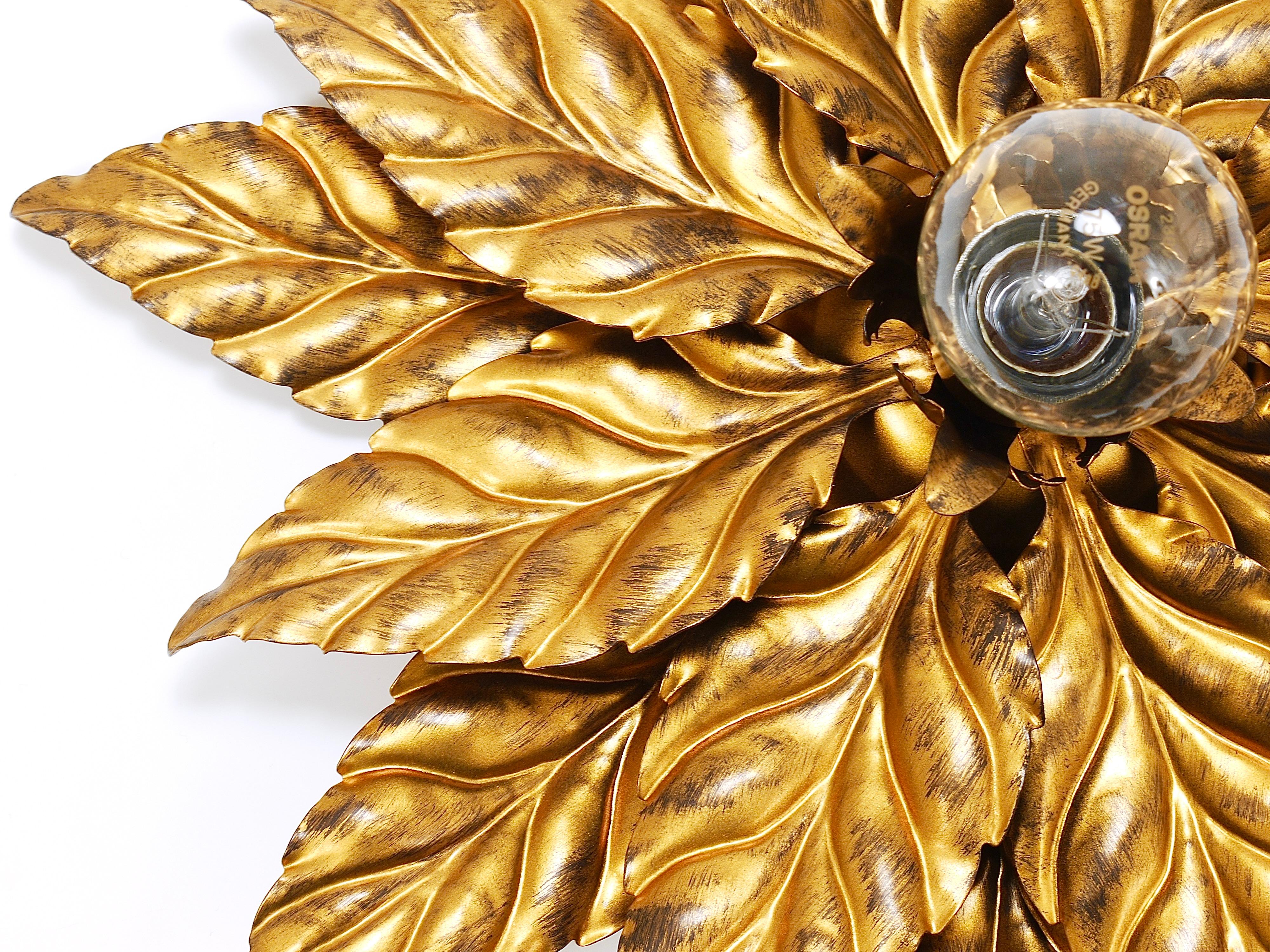 4x Hans Kögl Hollywood Regency Florentine Gilt metallo parete soffitto luce sconce in vendita 2