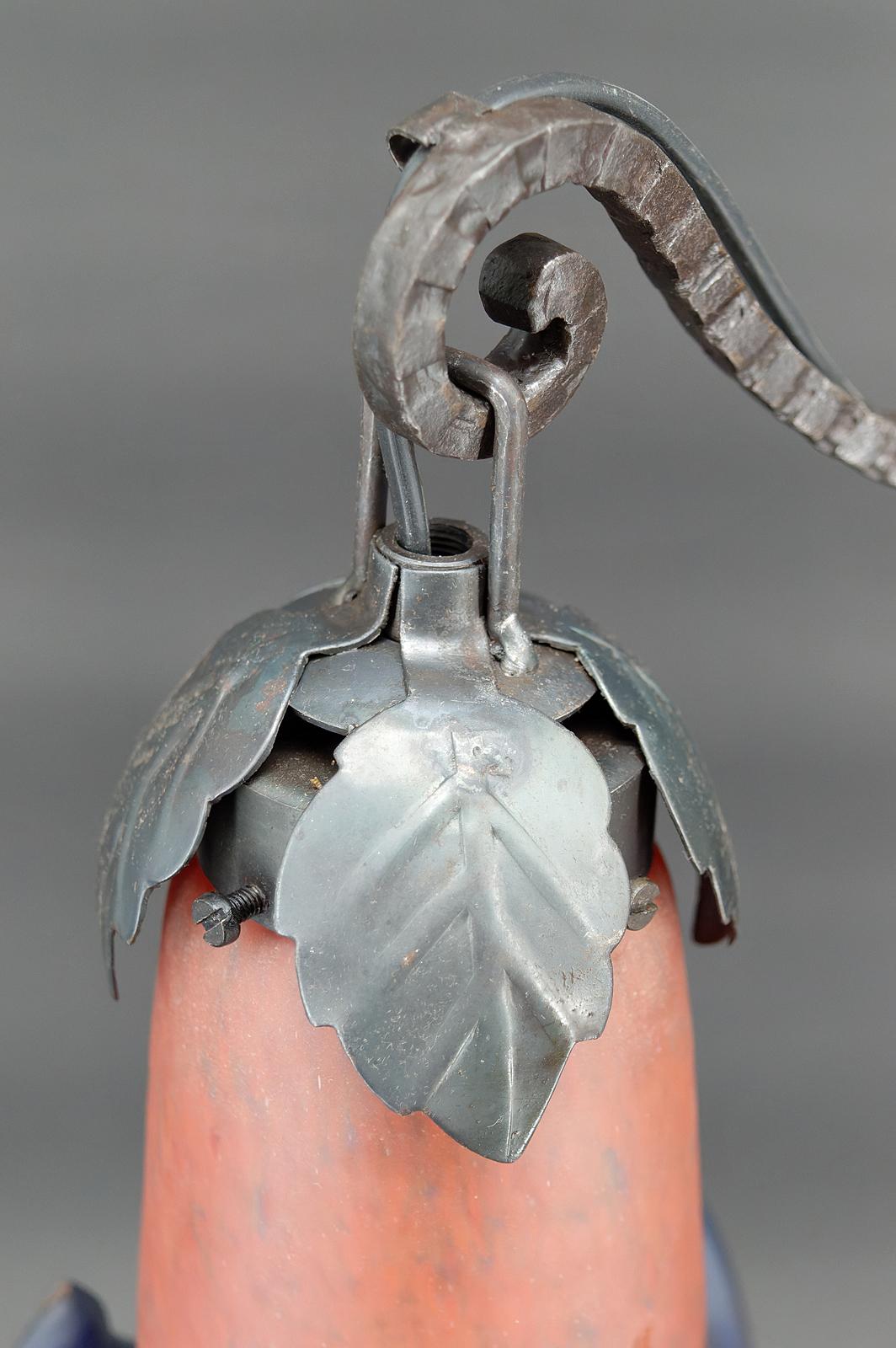 Zweistöckige schmiedeeiserne Lampe von Muller, Art déco, Frankreich, um 1920 im Angebot 9