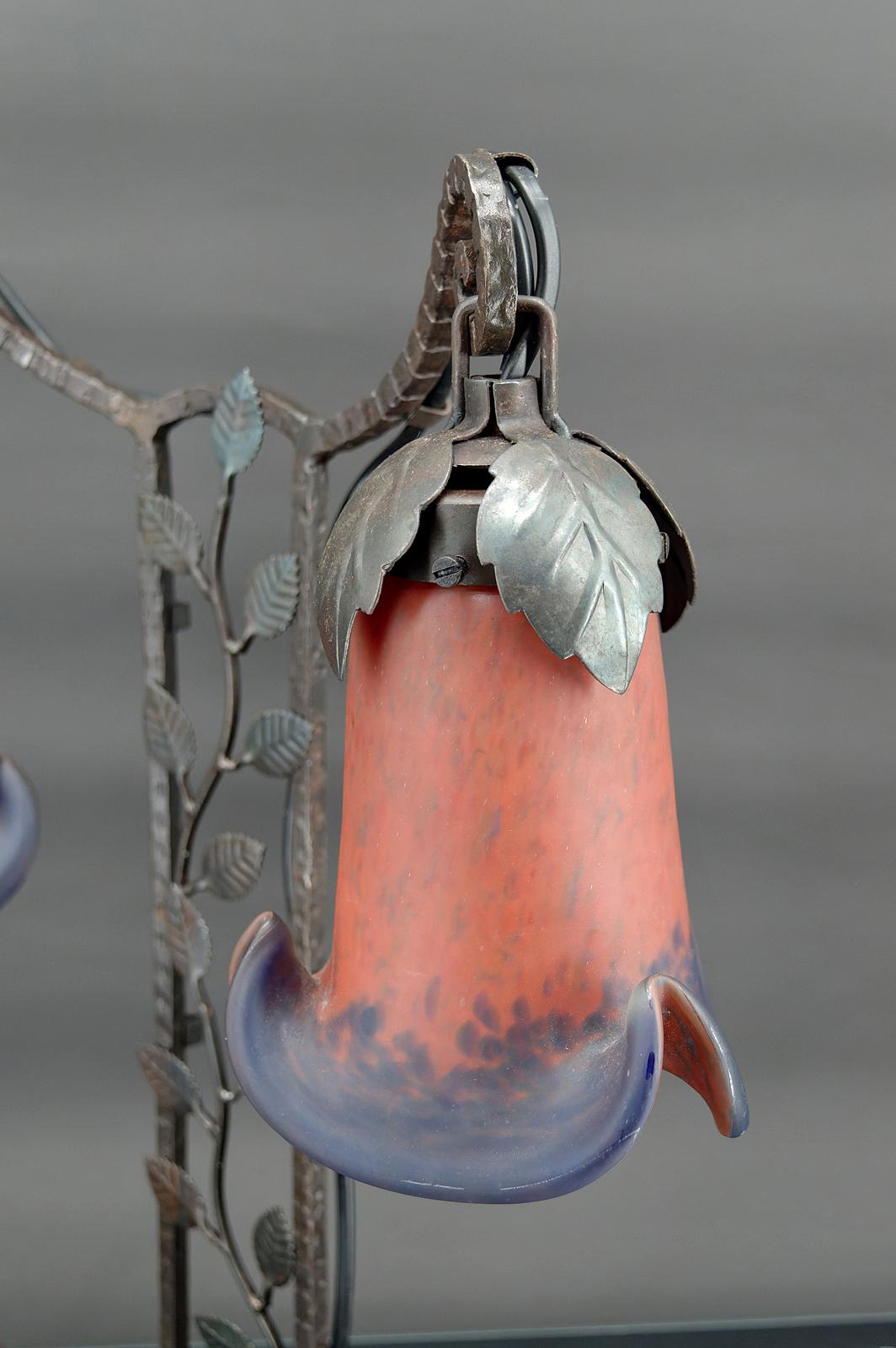 Lampada a due teste in ferro battuto di Muller, Art Deco, Francia, Circa 1920 in vendita 13