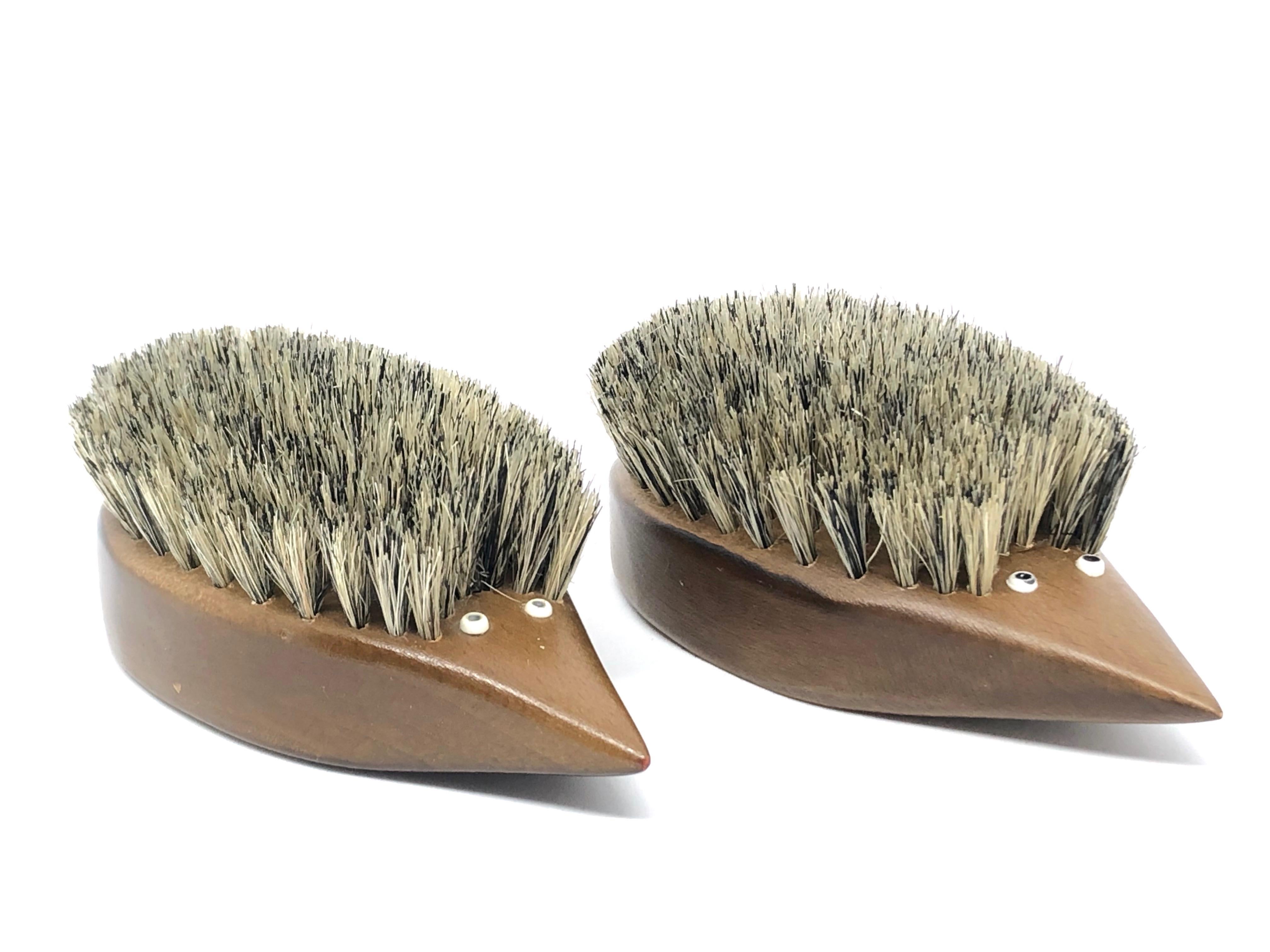 Dos Cepillos Erizo Madera de Teca Diseño Danés, Años 60 Moderno de mediados de siglo en venta