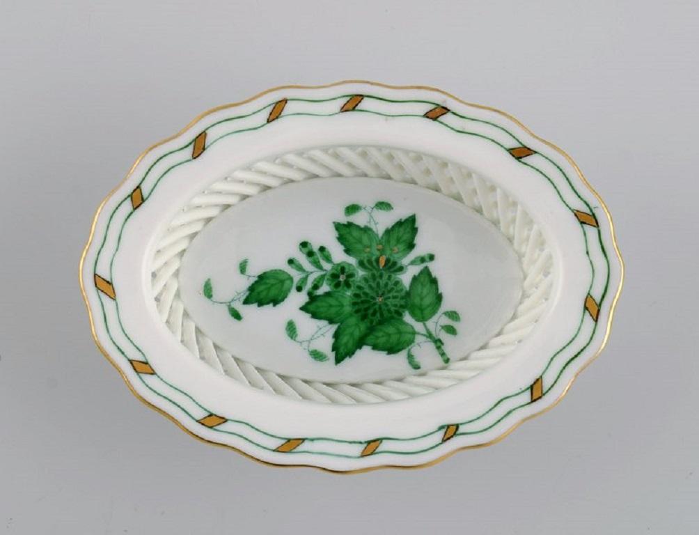 Hand-Painted Two Herend bowls in openwork porcelain with hand-painted flowers. For Sale