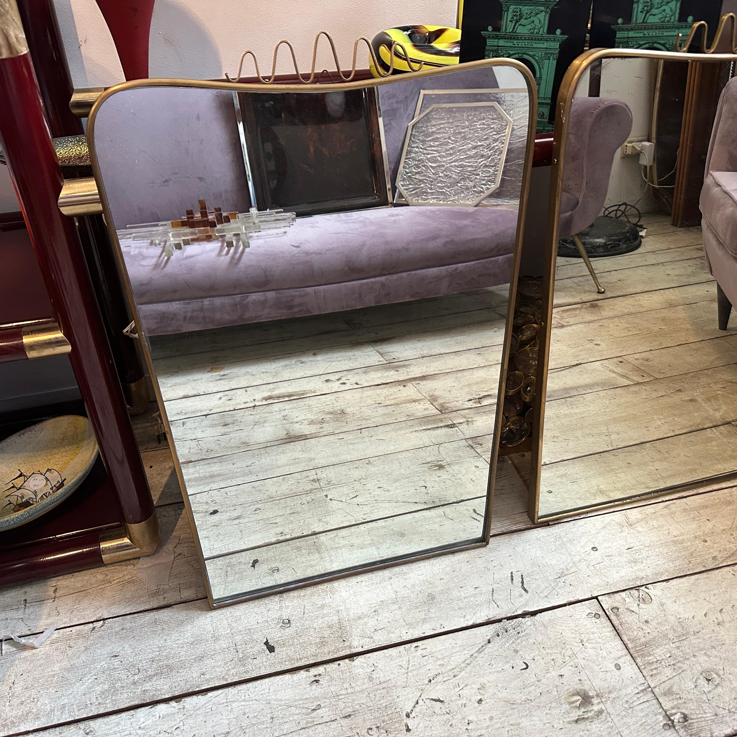 Two Iconic 1950s Mid-Century Modern Brass Wall Mirrors by Gio Ponti In Good Condition For Sale In Aci Castello, IT