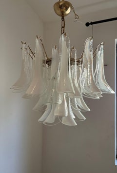 Deux lustres identiques signés de style mi-siècle moderne, La Murrina en verre de Murano