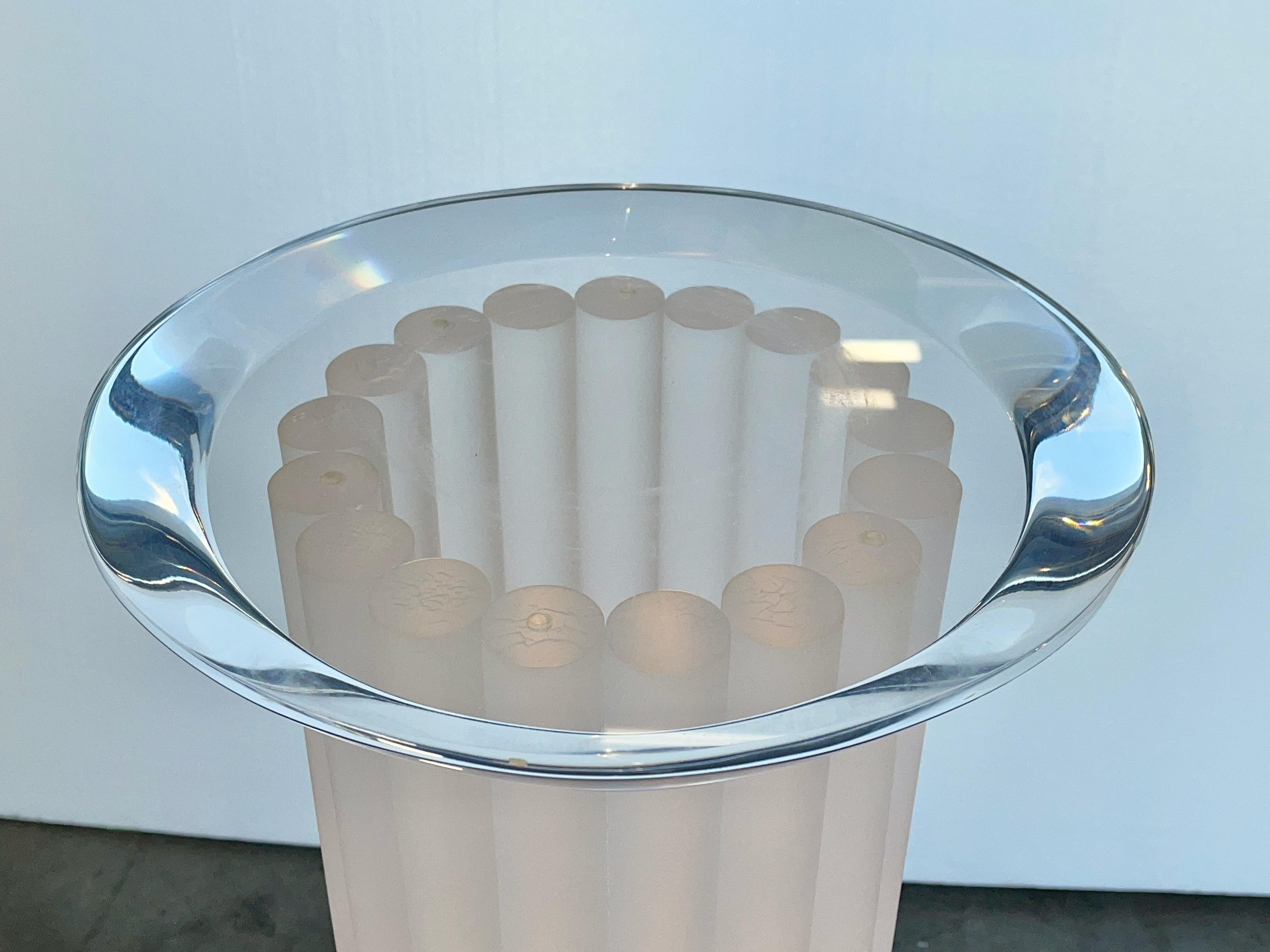 Two Illuminated Lucite Pedestal Display Columns In Good Condition For Sale In Hanover, MA