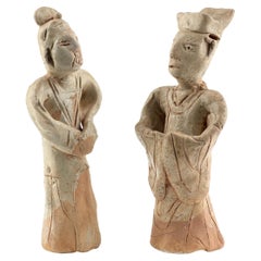 Due Mingqi in pietra arenaria incisa, periodo delle Cinque Dinastie e dei Dieci Regni (907-979)