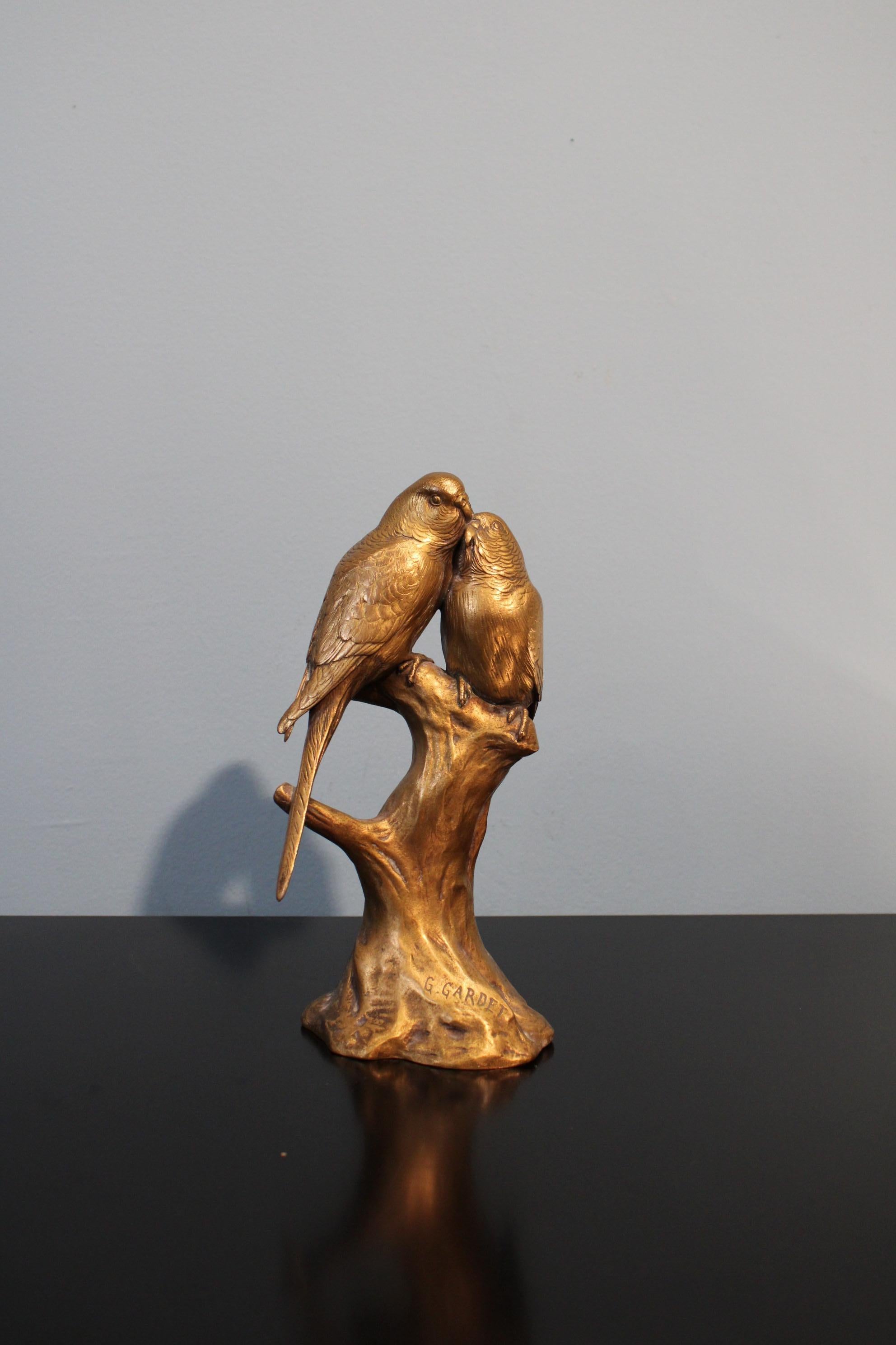 Two inseparable parakeets by Georges Gardet (1863-1939).

Bronze with golden patina.

Signed G. Gardet and inscription of the founder 