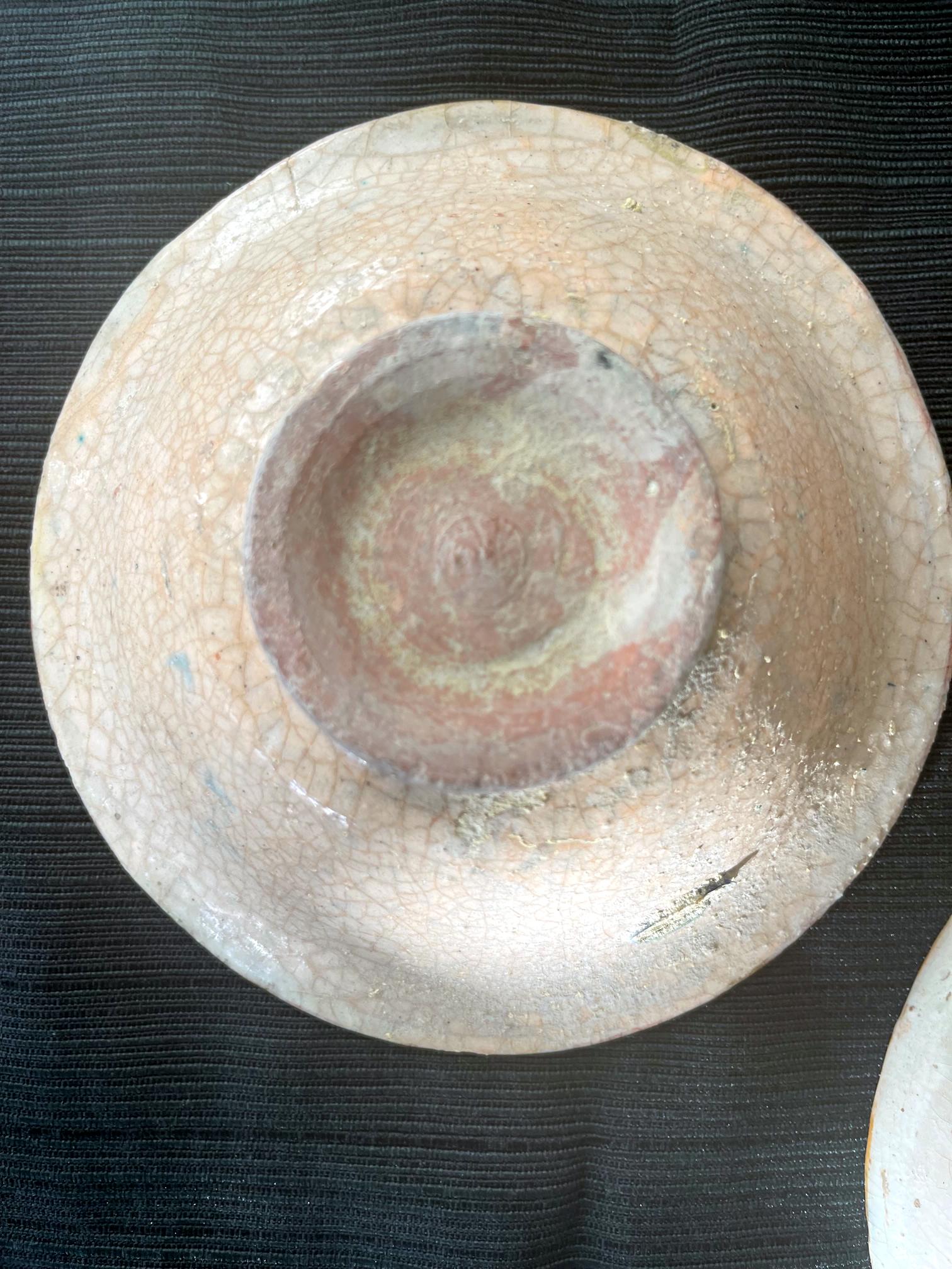 Deux bols en poterie émaillée islamique Nishapur en vente 5