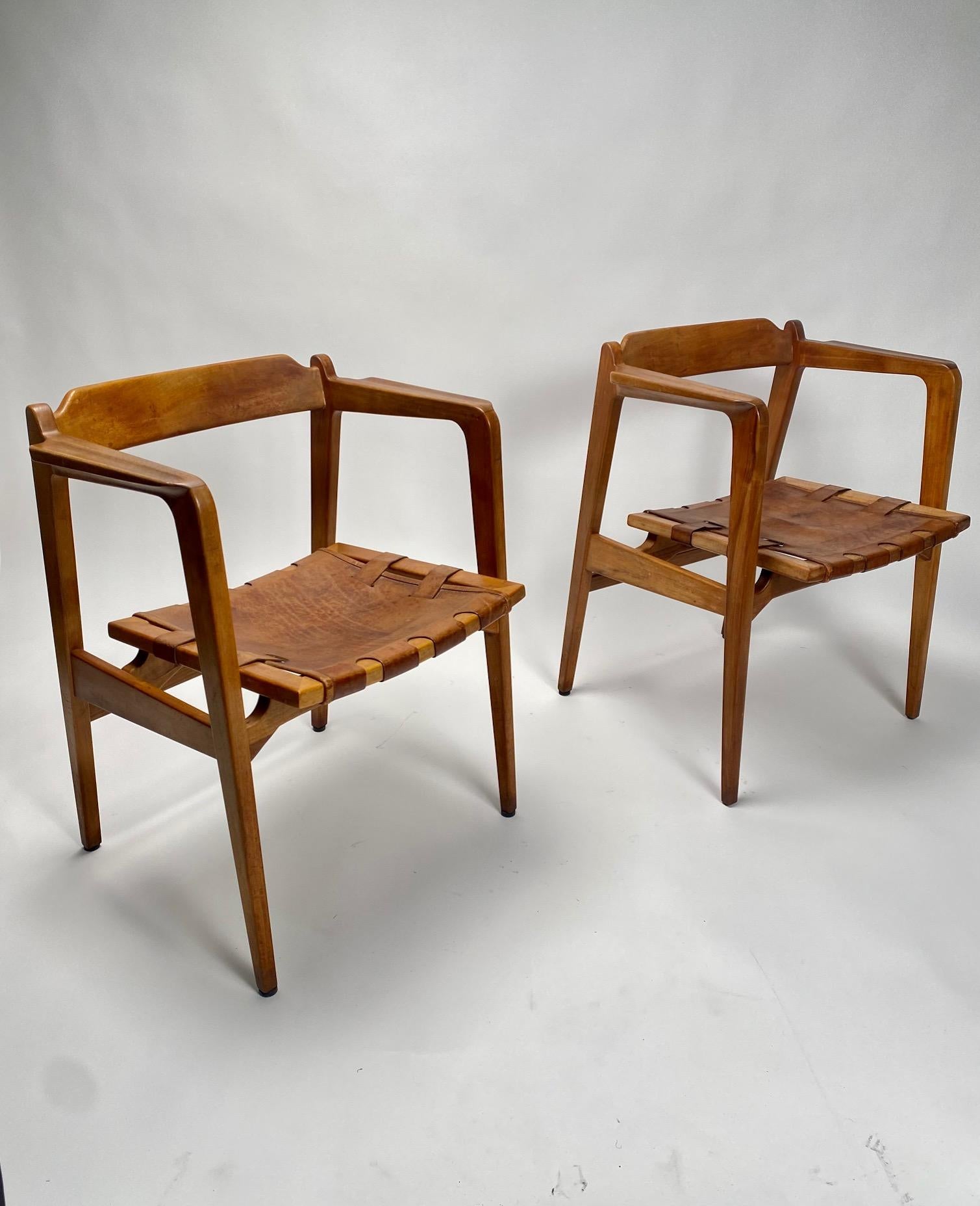 Two Italian Armchairs, Solid Wood and Leather, Italy, 1960s 4