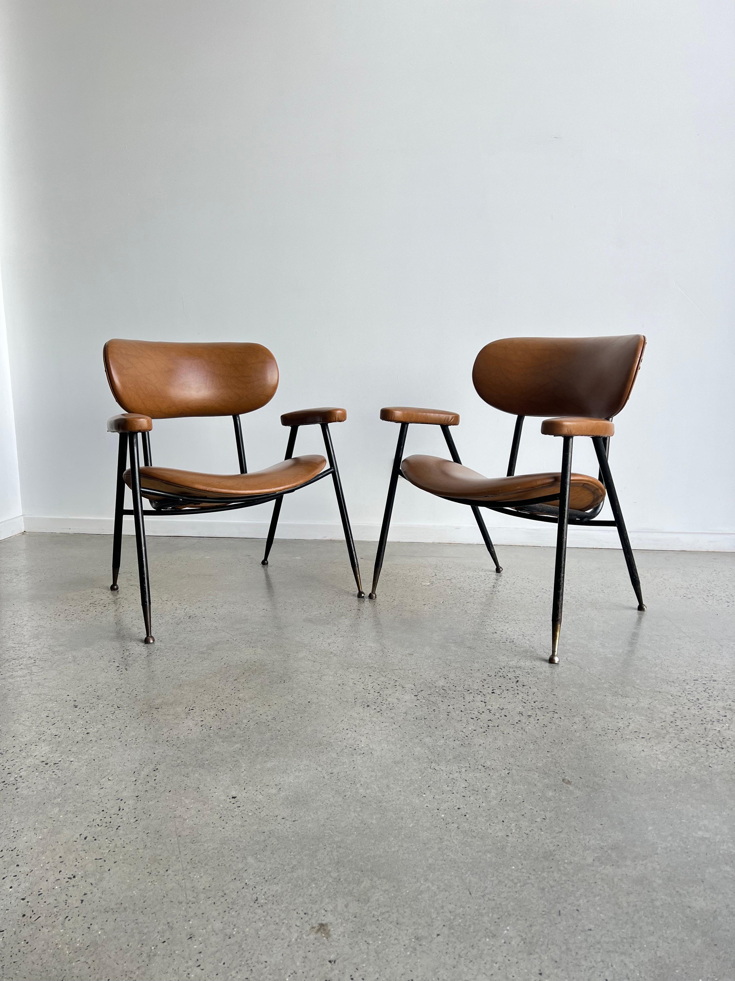 Gastone Rinaldi, RIMA, sedie da salotto, Italia, anni '60
Notevole poltrona lounge di Gastone Rinaldi per RIMA. Struttura in metallo ben dettagliata, coperture in pelle artificiale.