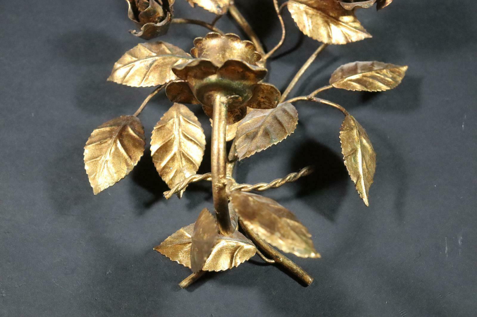 Due candelabri a rosone in metallo dorato italiano Toleware Tole in vendita 2
