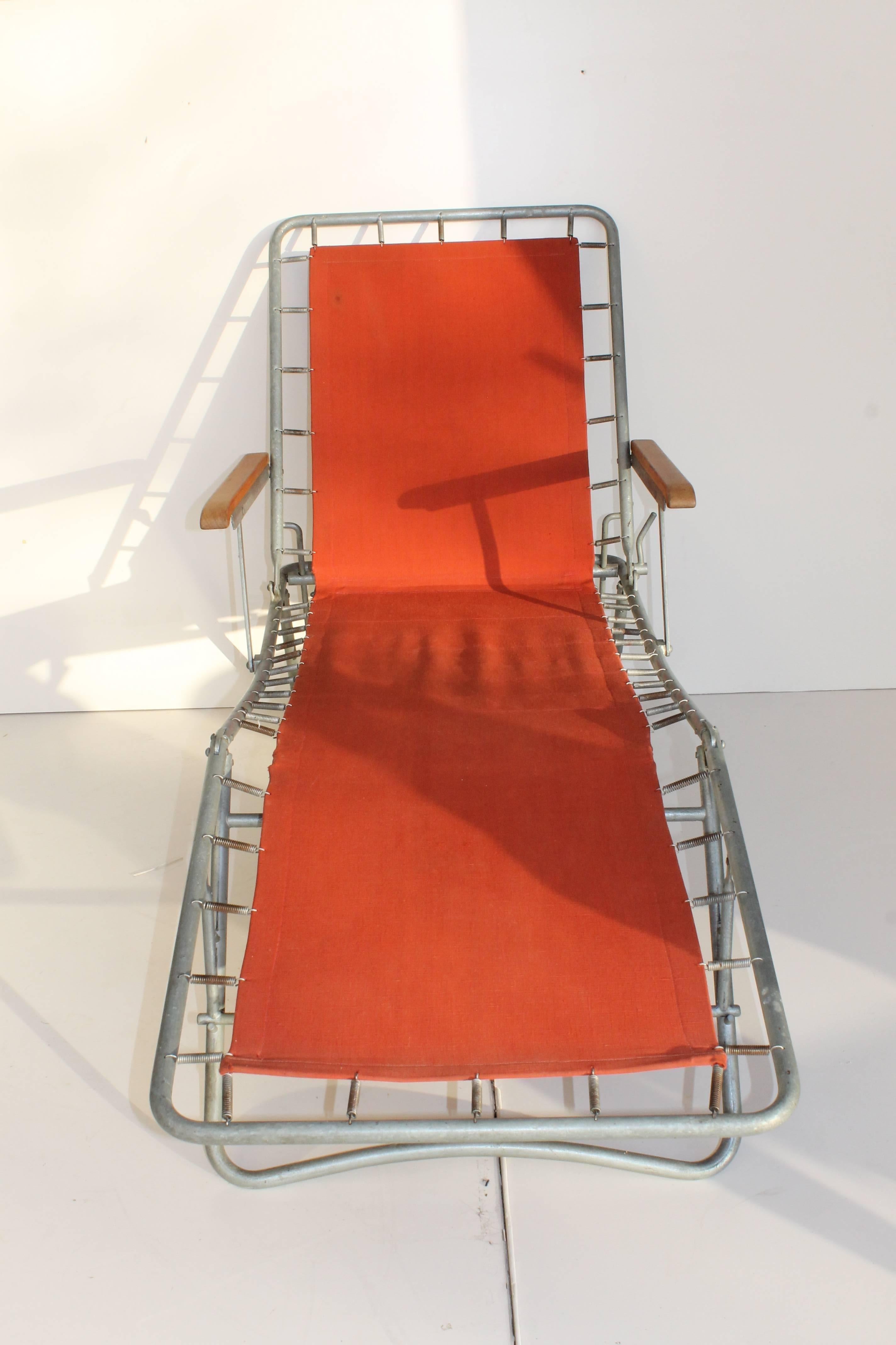 Mid-Century pair of Italian metal and brick red canvas Loungers, circa 1950 3