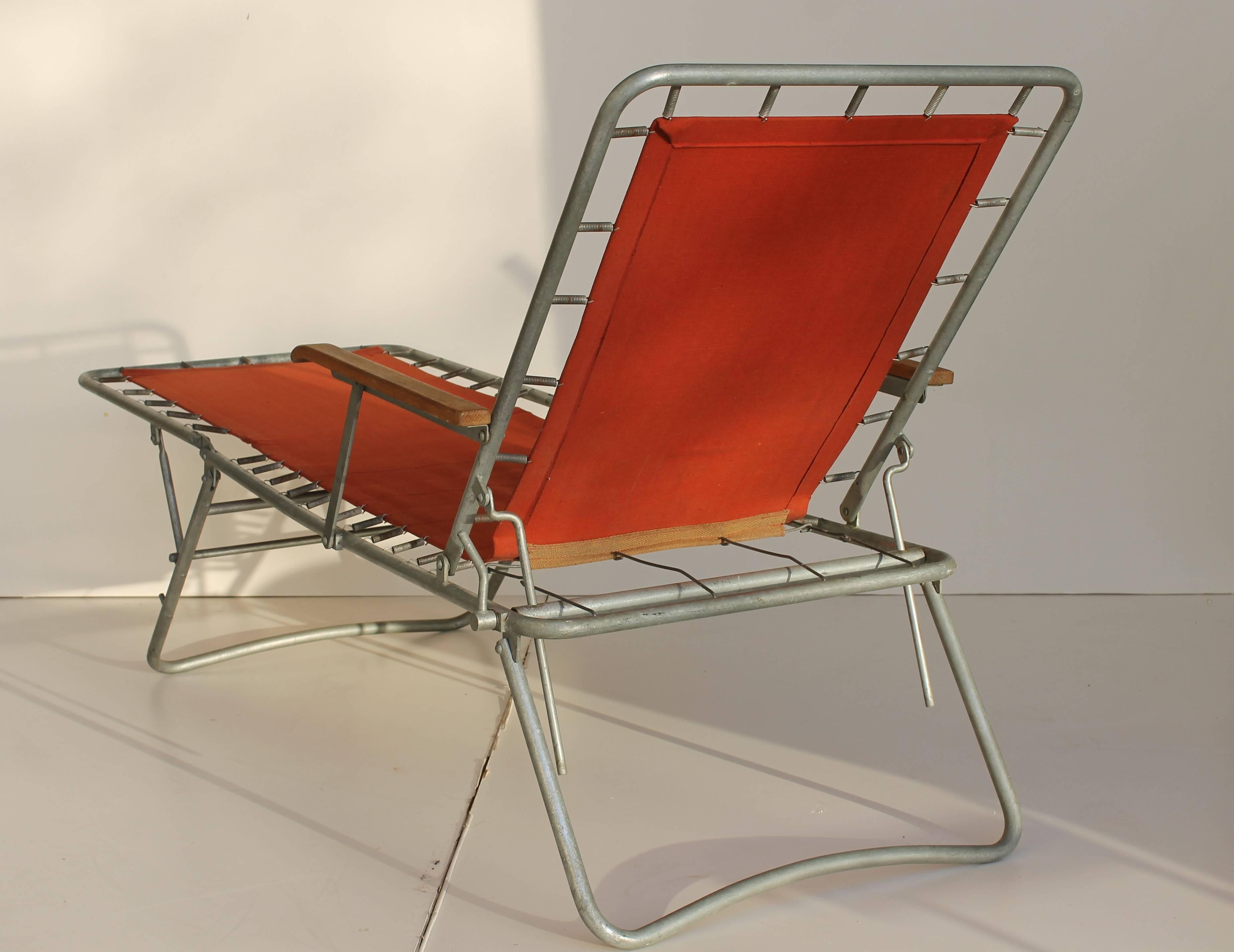 Mid-Century pair of Italian metal and brick red canvas Loungers, circa 1950 In Good Condition In Sacile, PN