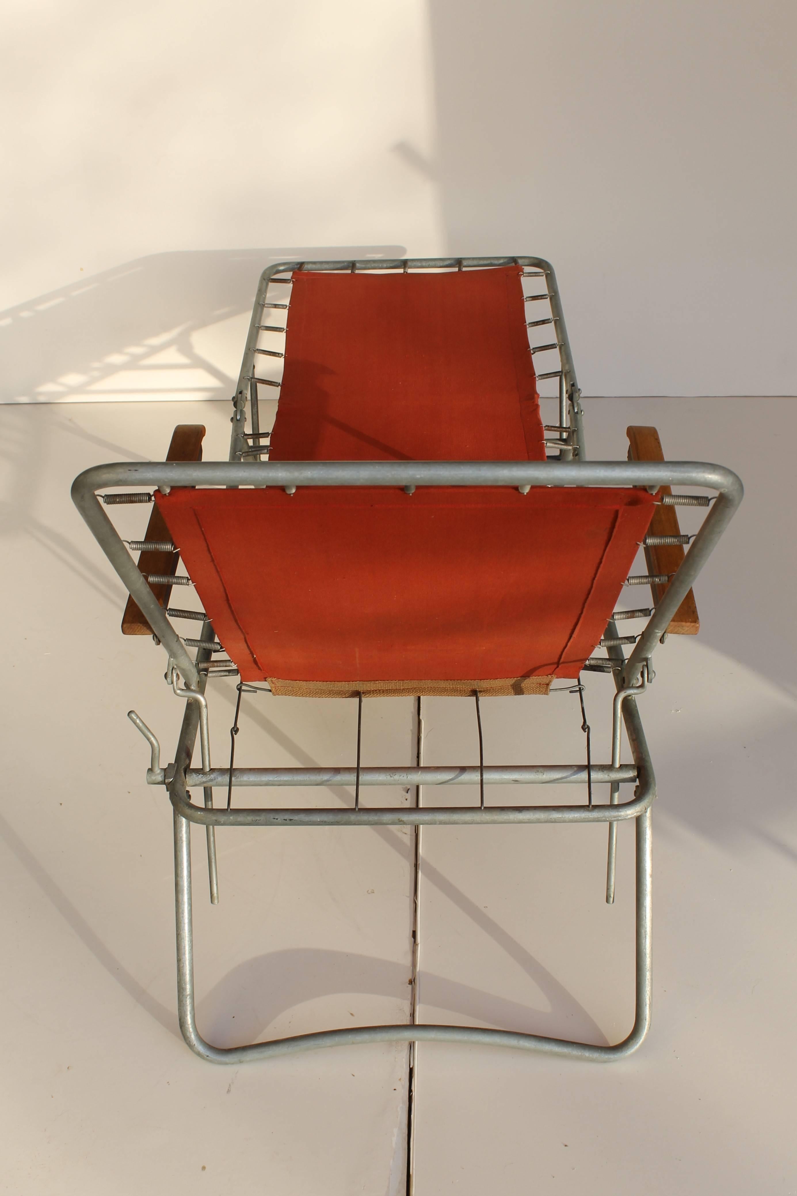 Wood Mid-Century pair of Italian metal and brick red canvas Loungers, circa 1950