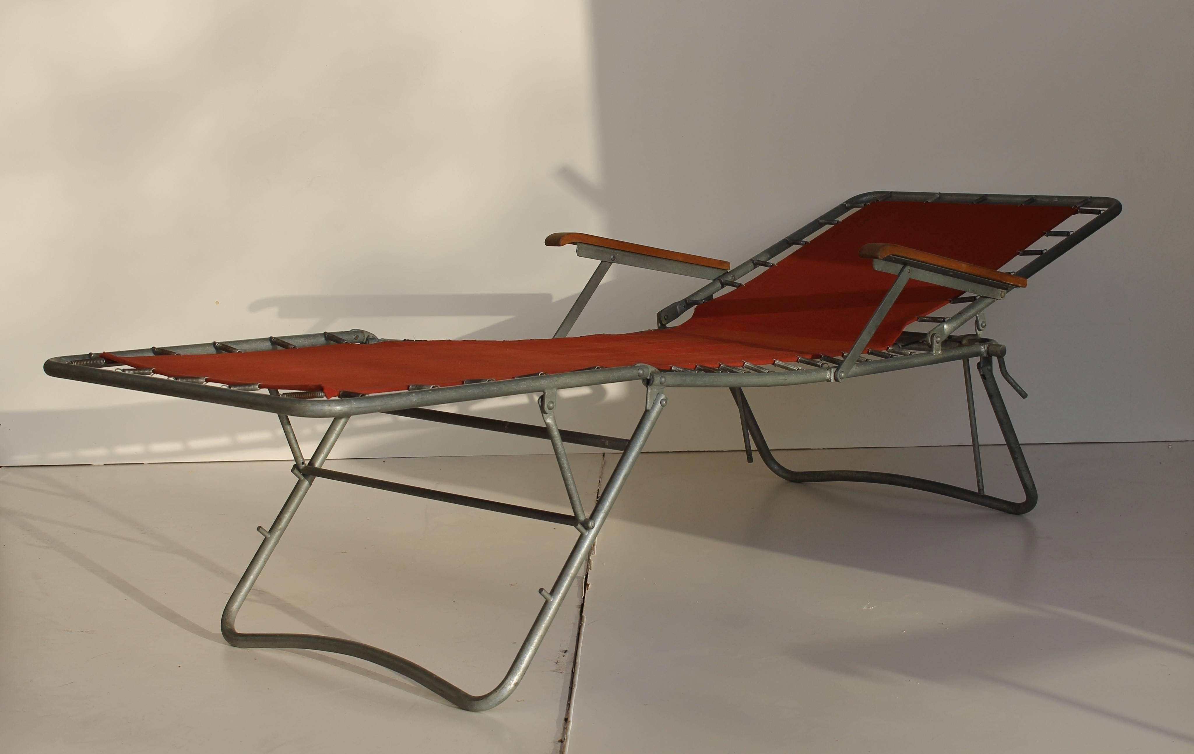Mid-Century pair of Italian metal and brick red canvas Loungers, circa 1950 1