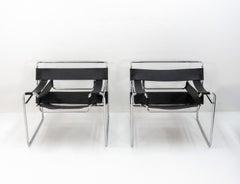Deux répliques de chaises Wassily fabriquées en Italie, années 1970